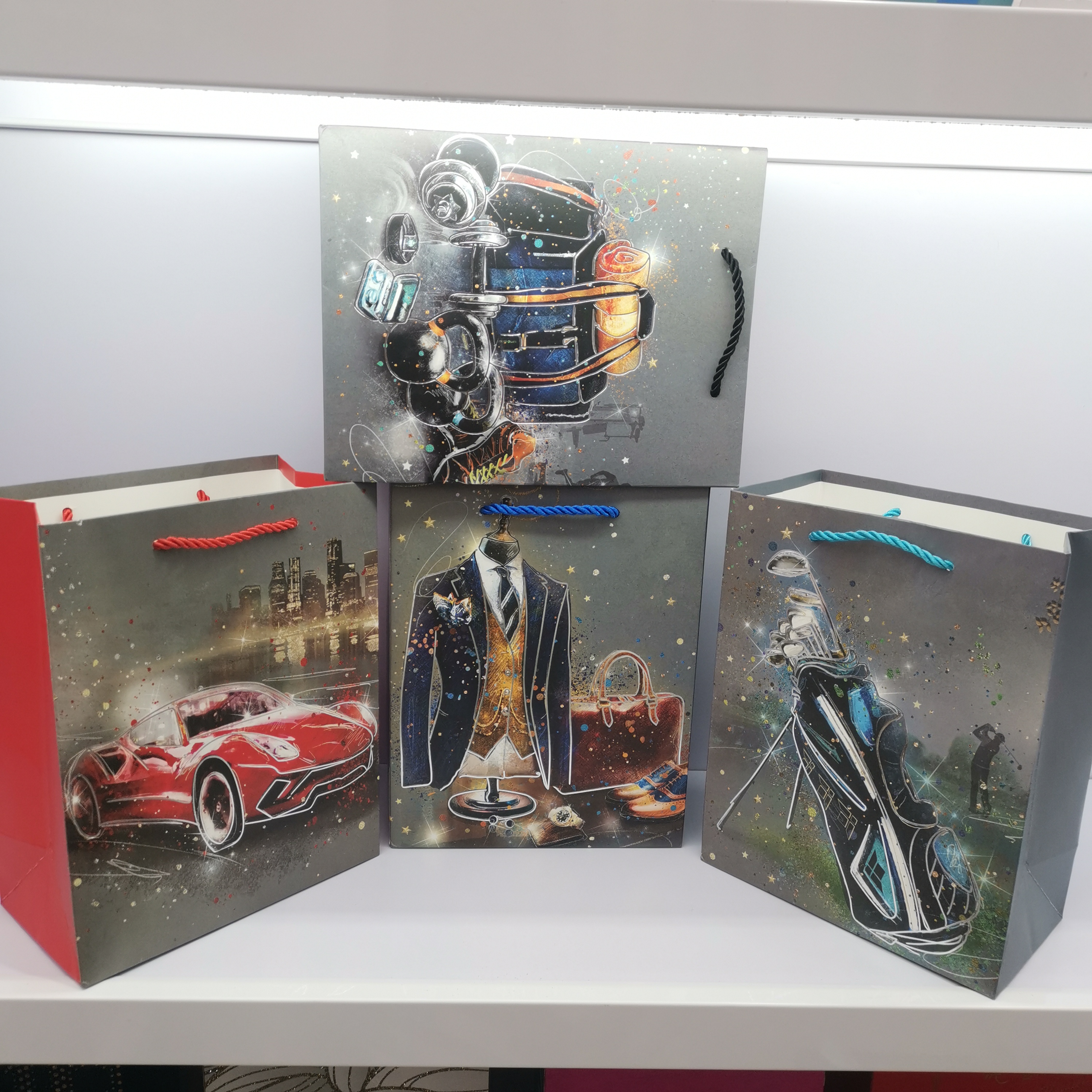 Father's Day gift bags, men's handbags, daily paper bags with silver foil stamping technology are in stock