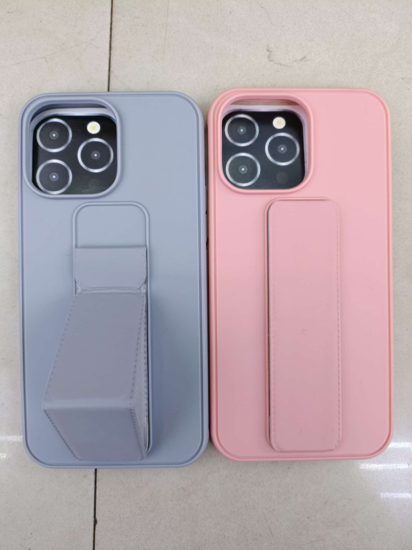 Color-matched folding stand two-in-one shell detail image 4