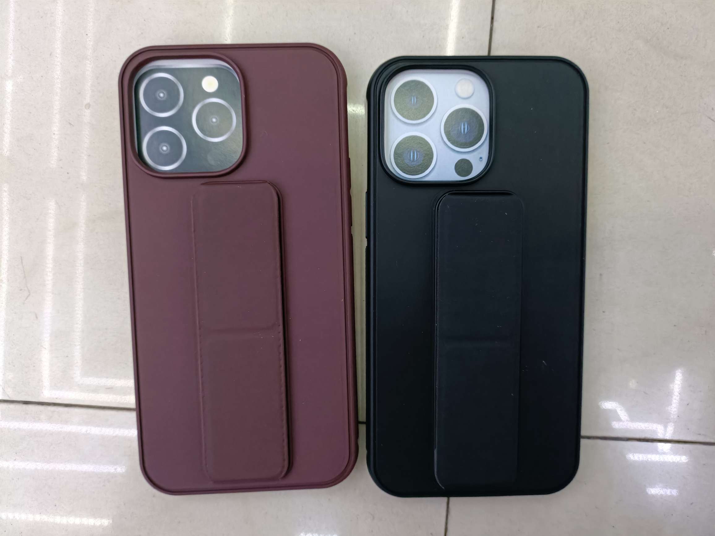 Color-matched folding stand two-in-one shell detail image 9