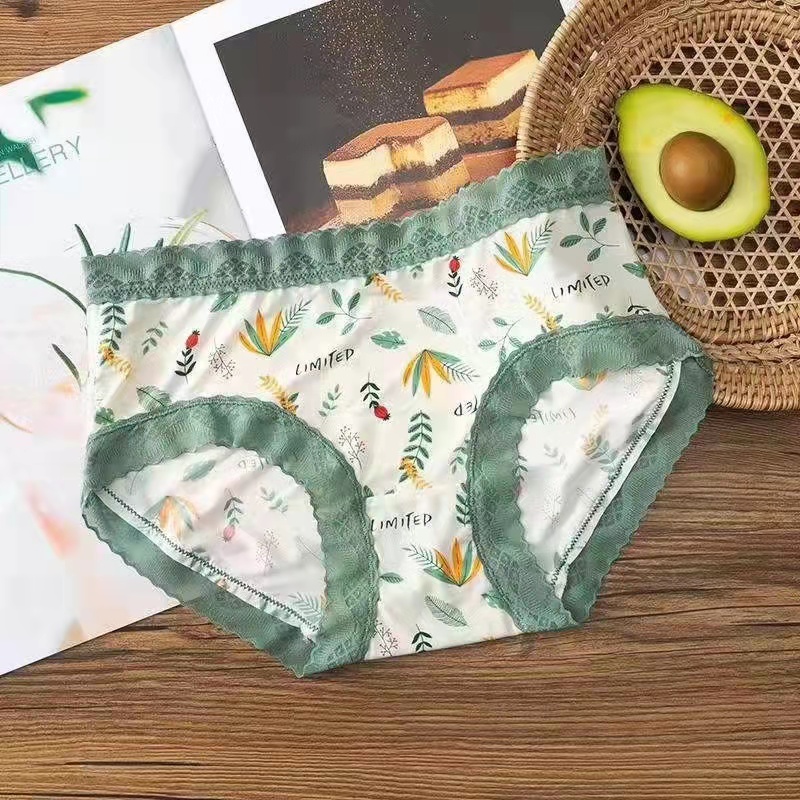 The Mystery of the Magic Box Underwear: Pure cotton, seamless milk, ice silk, sweet Japanese-style triangular women's underwear Item Picture