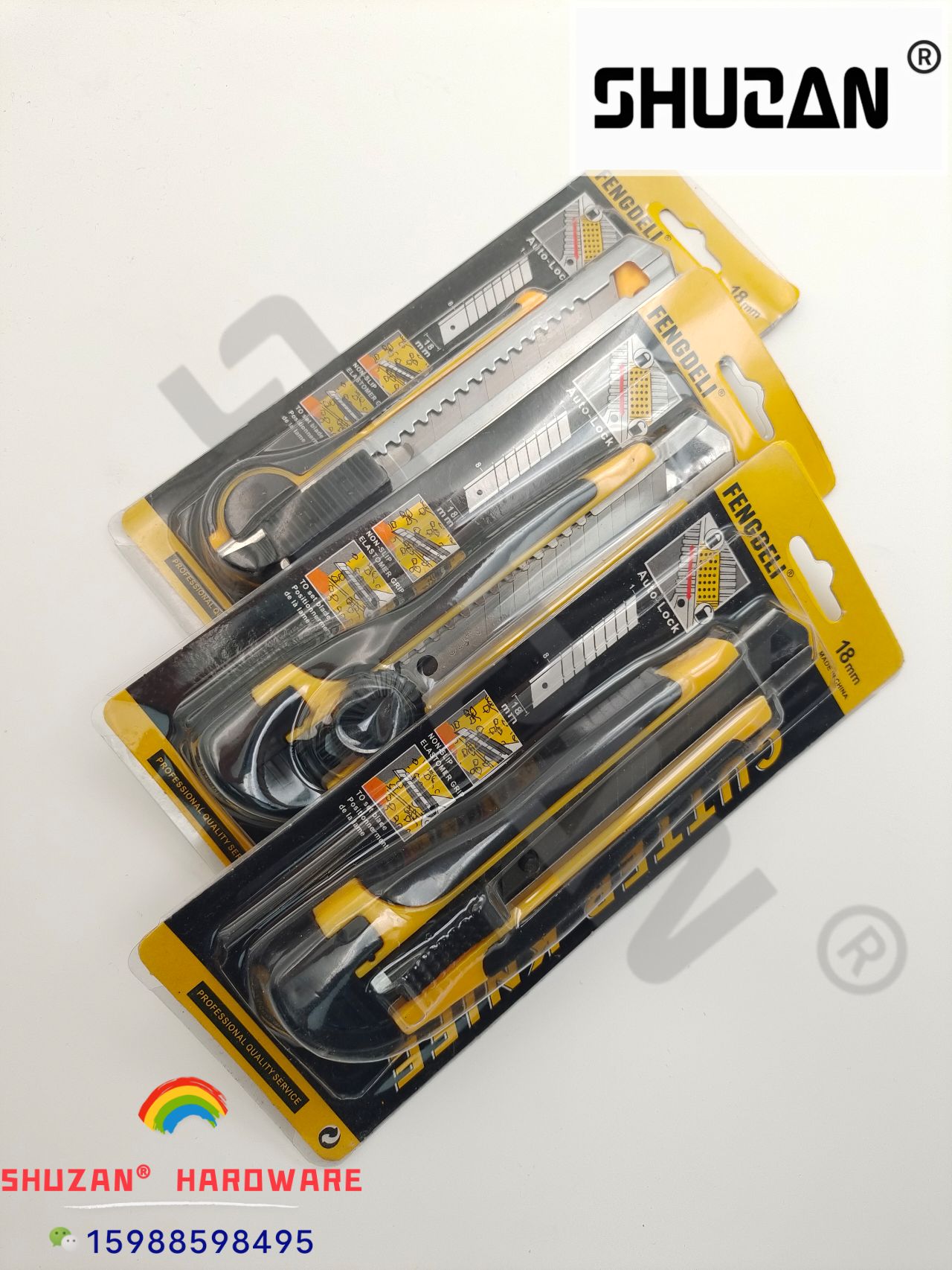 The utility knife features a sturdy blade made of 50 steel and a detailed handle Specification image