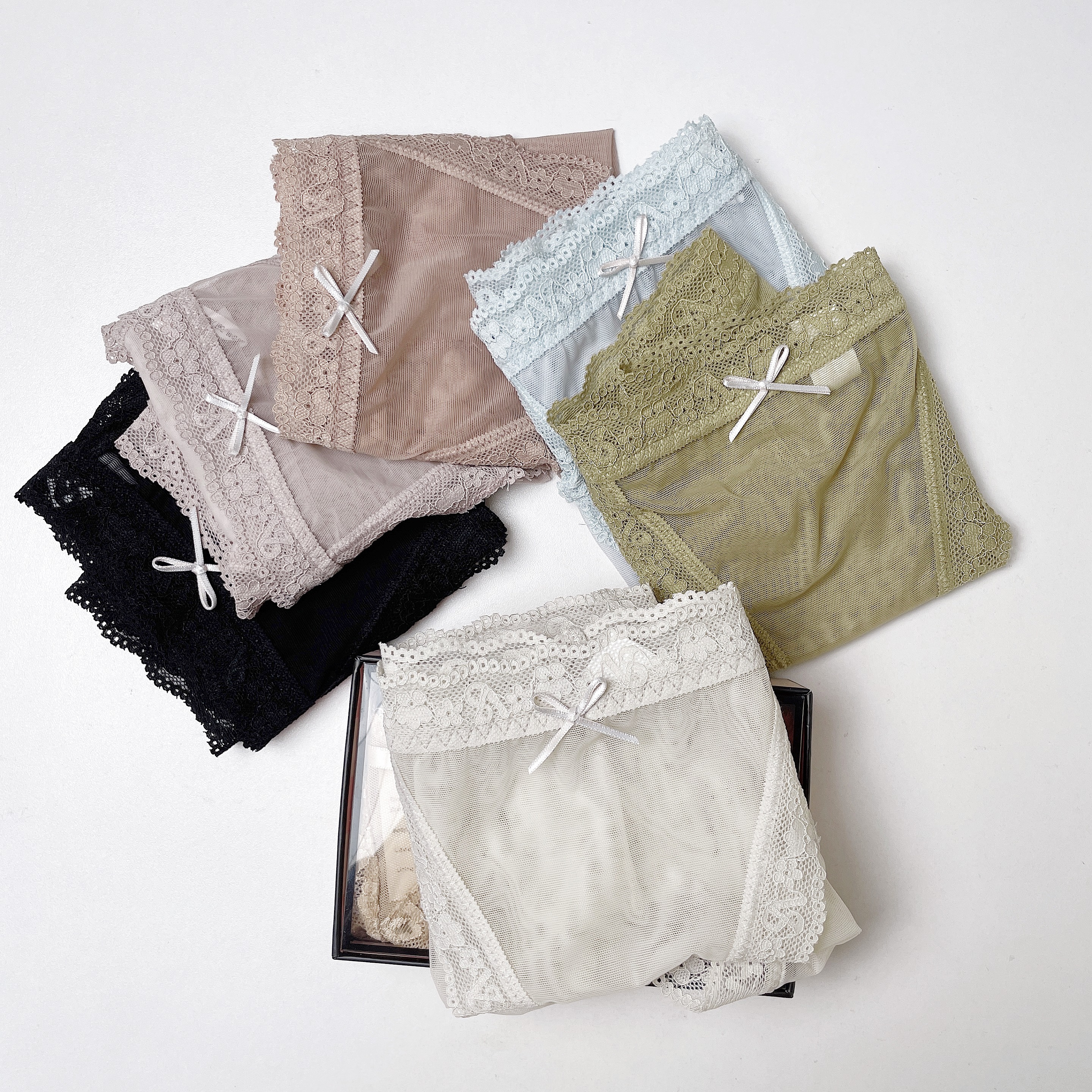 The Mystery of the Magic Box French lace mesh skirt thin Breathable, comfortable and sexy pure cotton crotch women's triangle underwear