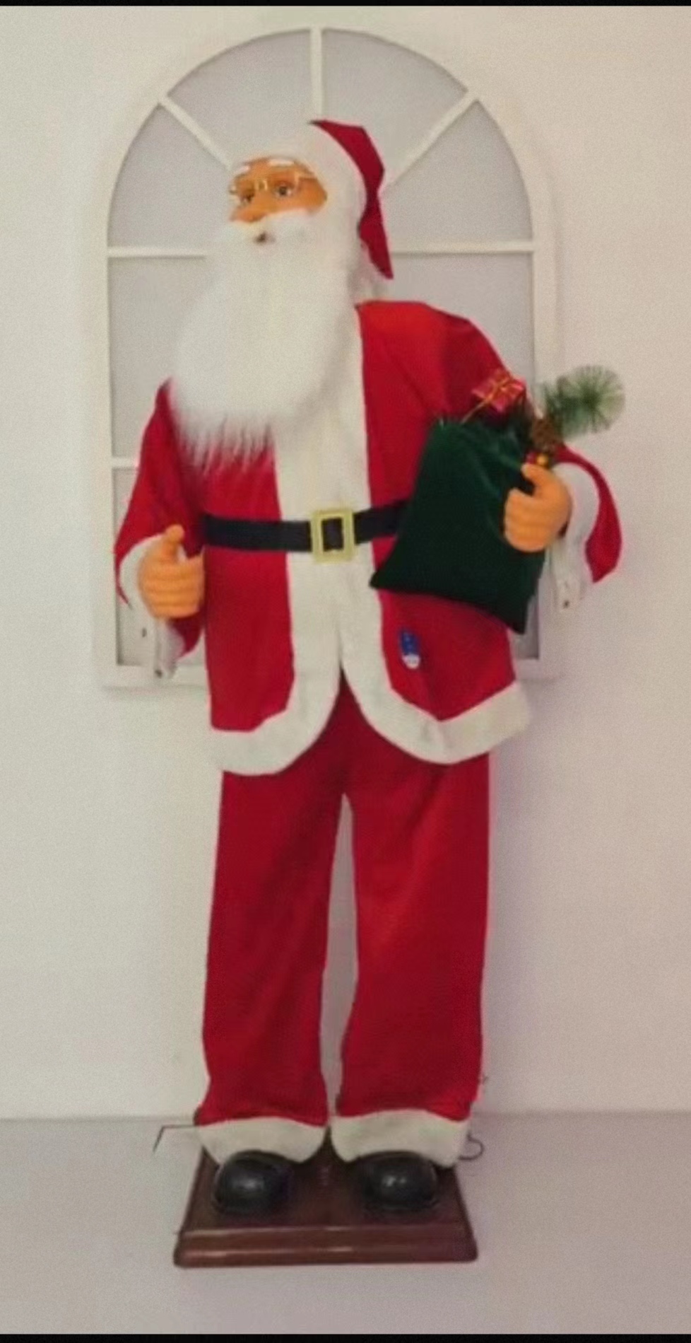 Christmas decorations: Singing and dancing, holding a green gift package, exquisite electric Santa Claus 9123 Christmas decorations