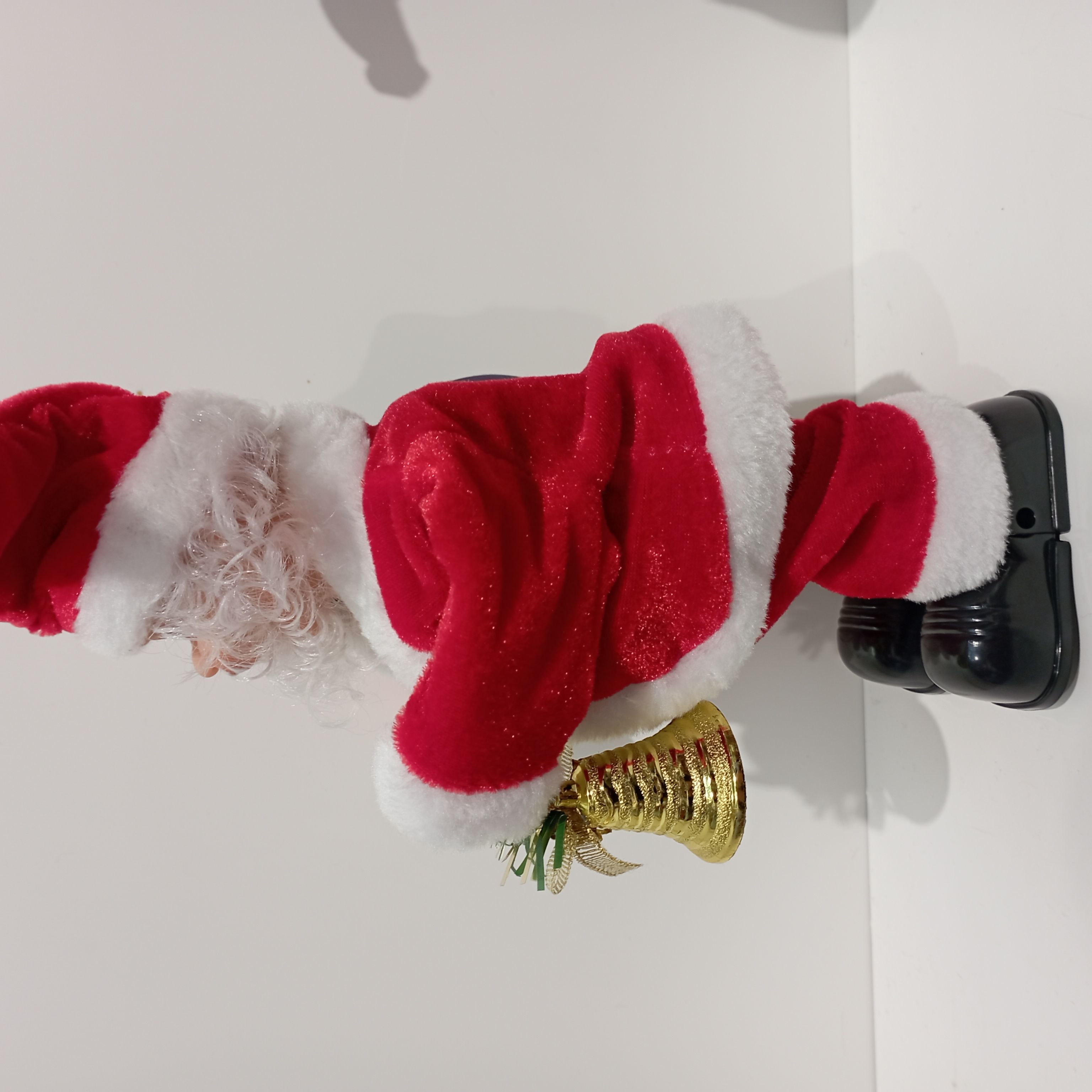 Santa Claus 9123 Christmas Electric Toy with Music, shaking belly, shaking hat, Funny Santa Claus electric toy Application Scenario