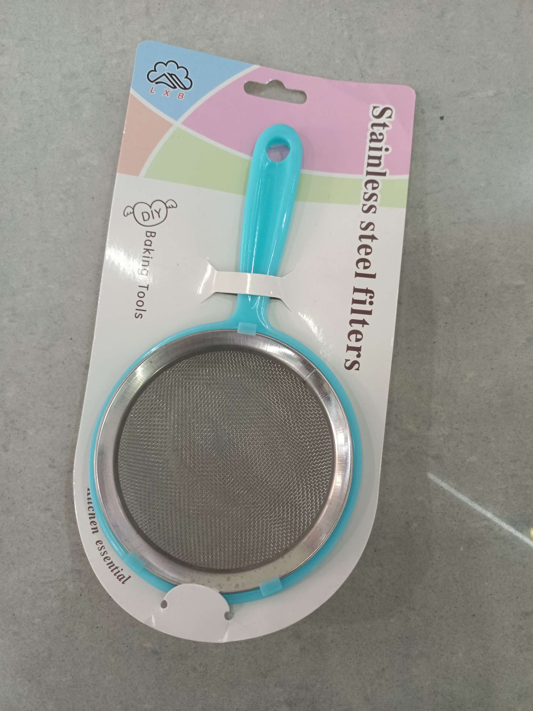 隔渣过滤器/密孔过滤网/小型塑料油格白底实物图