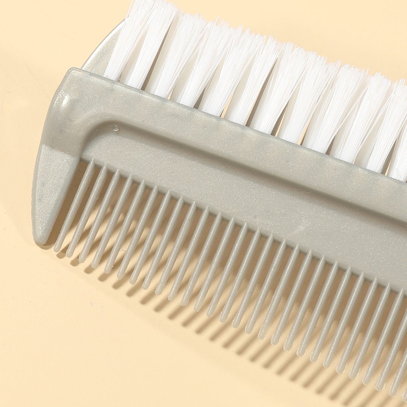 Hair dye comb, double-sided soft bristle brush, hair dye brush, hairdressing pointed tail hair dye brush details Picture