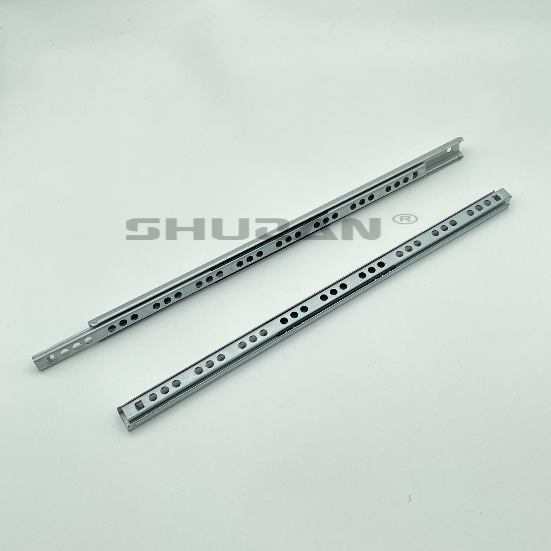 Slide rails are available in various small sizes and specifications Application Scenario