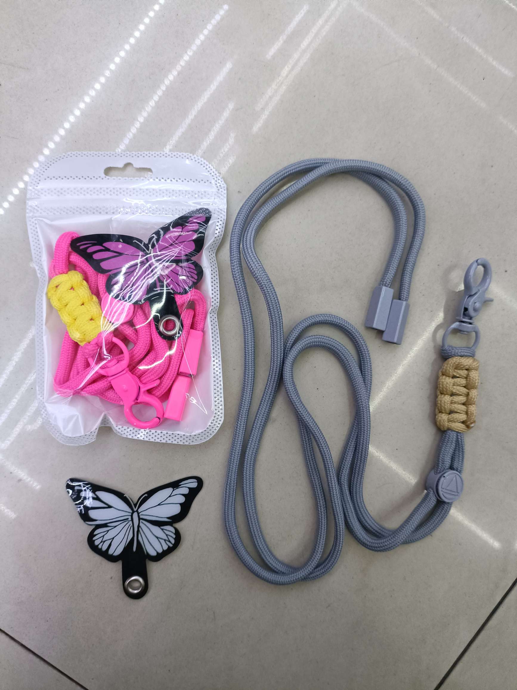 编织伸缩扣长挂绳+卡通图案软垫片