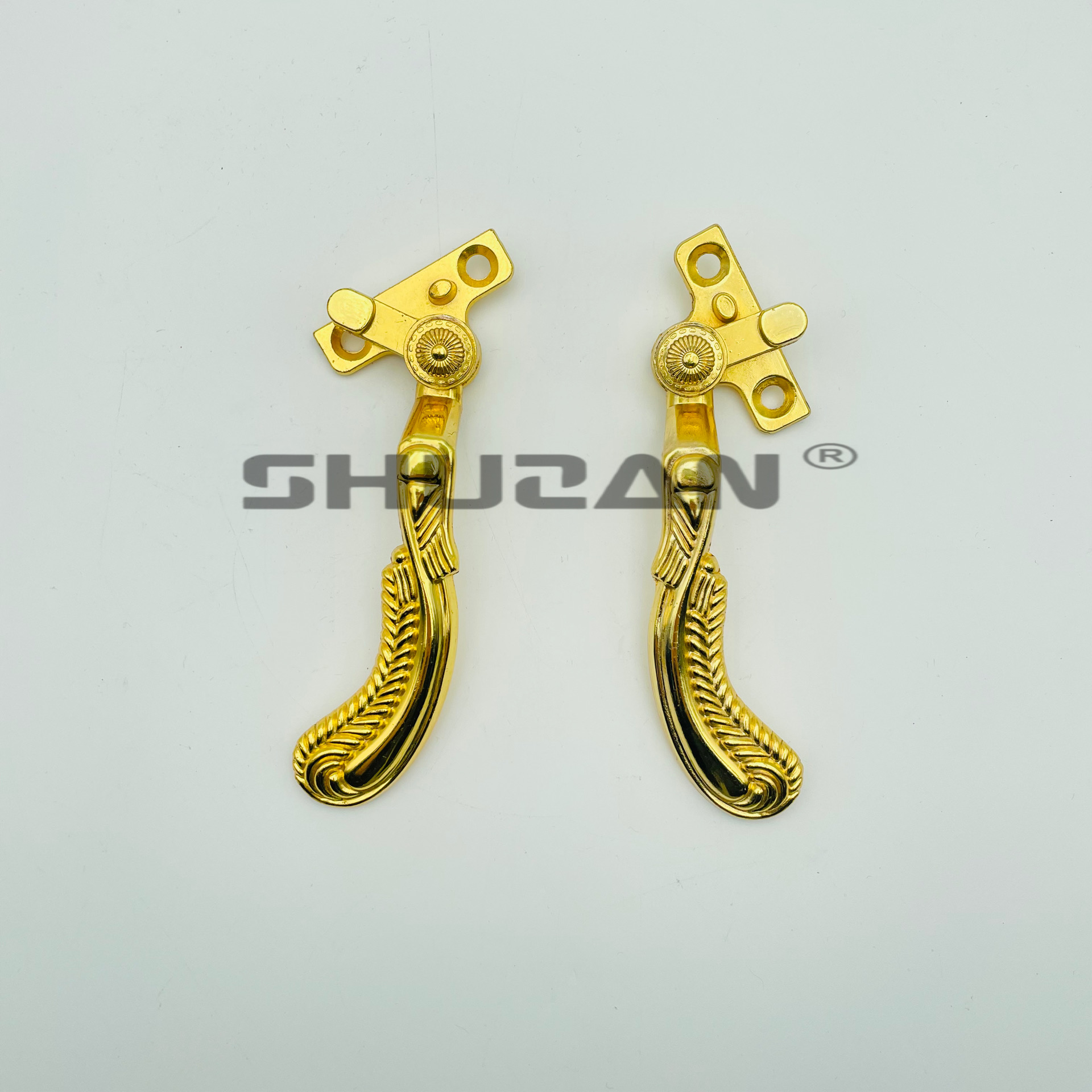 The golden surface of the window handle is galvanized and not easy to wear out details Picture