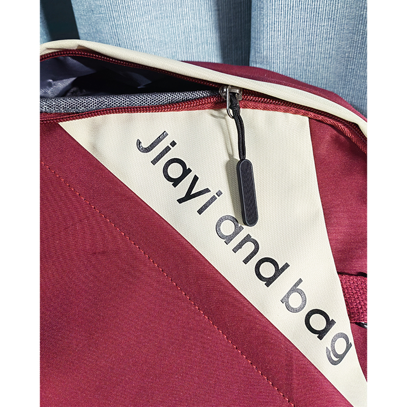 学生包袋实物图