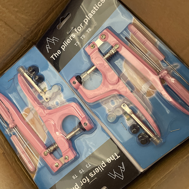 按扣钳子/树脂纽扣/手压钳白底实物图