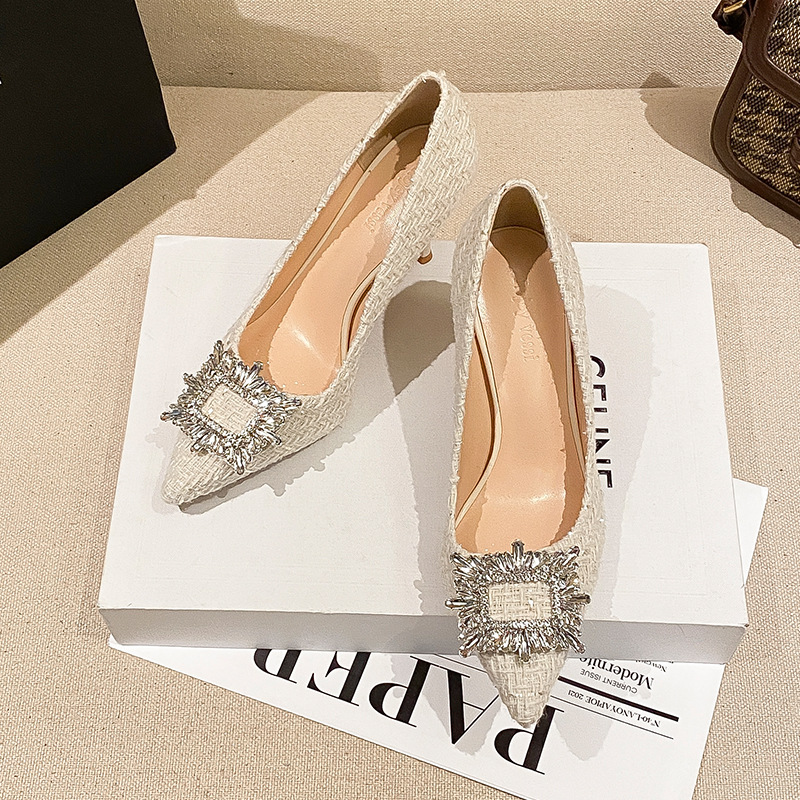 2023年春季新款UR小香风高跟鞋尖头细跟性感法式方扣水钻婚鞋单鞋