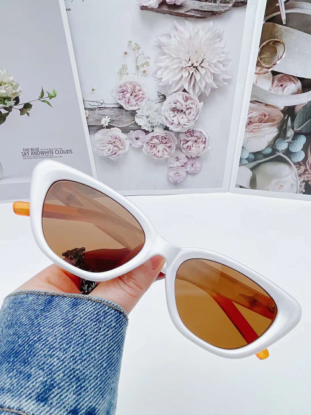 GM's same style sunglasses detail image 7