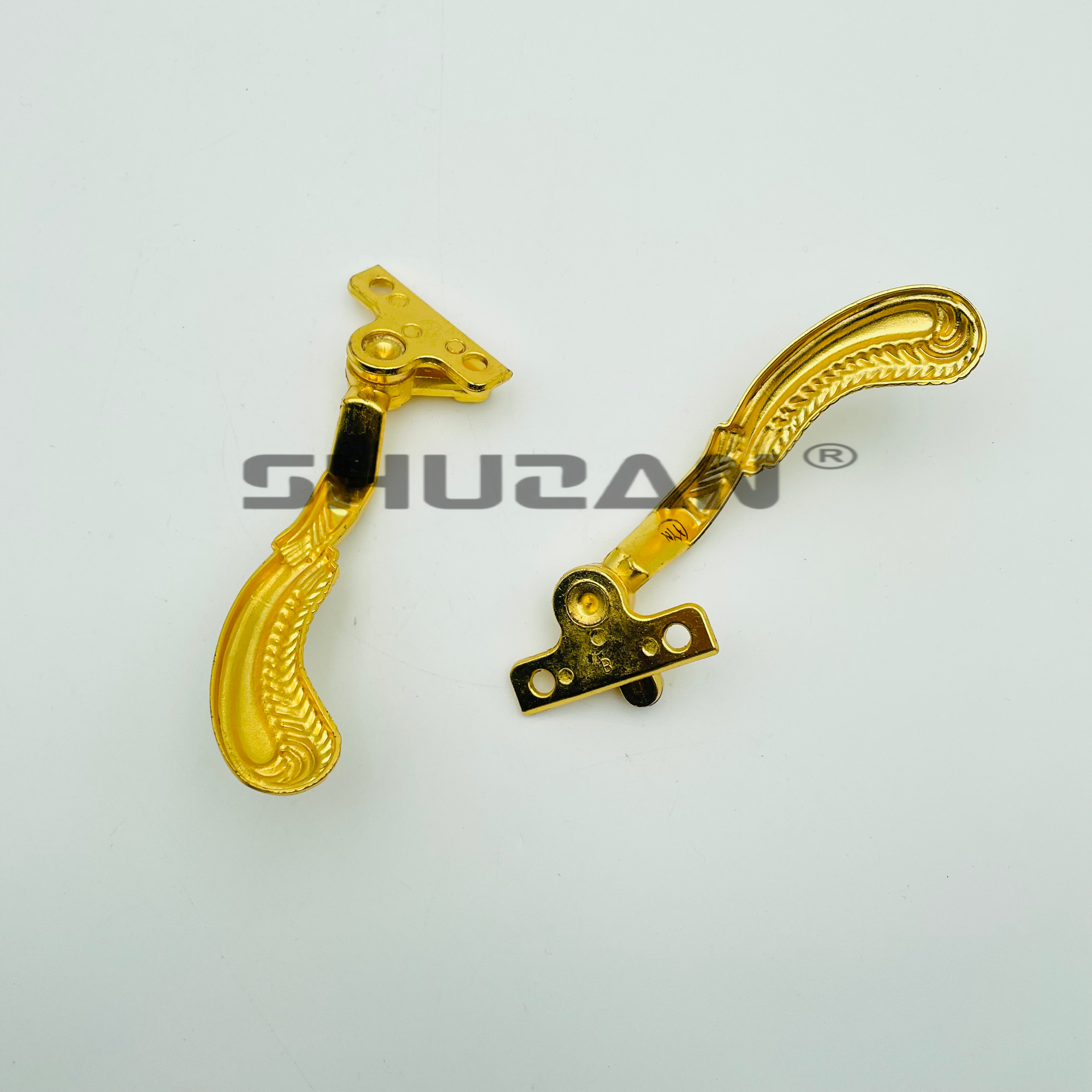 The golden surface of the window handle is galvanized and not easy to wear out Specification image