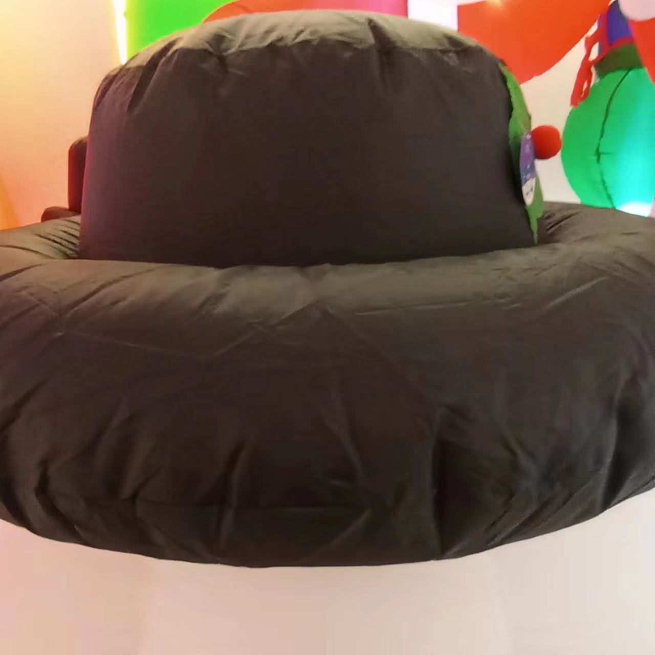 Christmas air Model 9123 features a snowman that can move up and down and Santa Claus holding a hat as a Christmas decoration Application Scenario