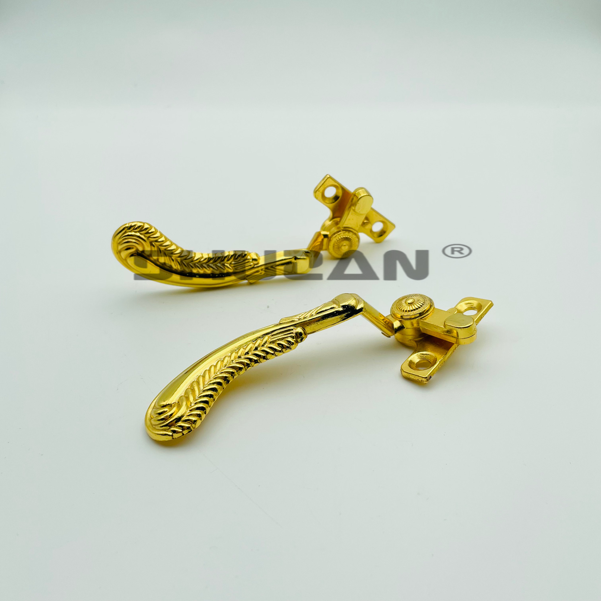The golden surface of the window handle is galvanized and not easy to wear out Item Picture