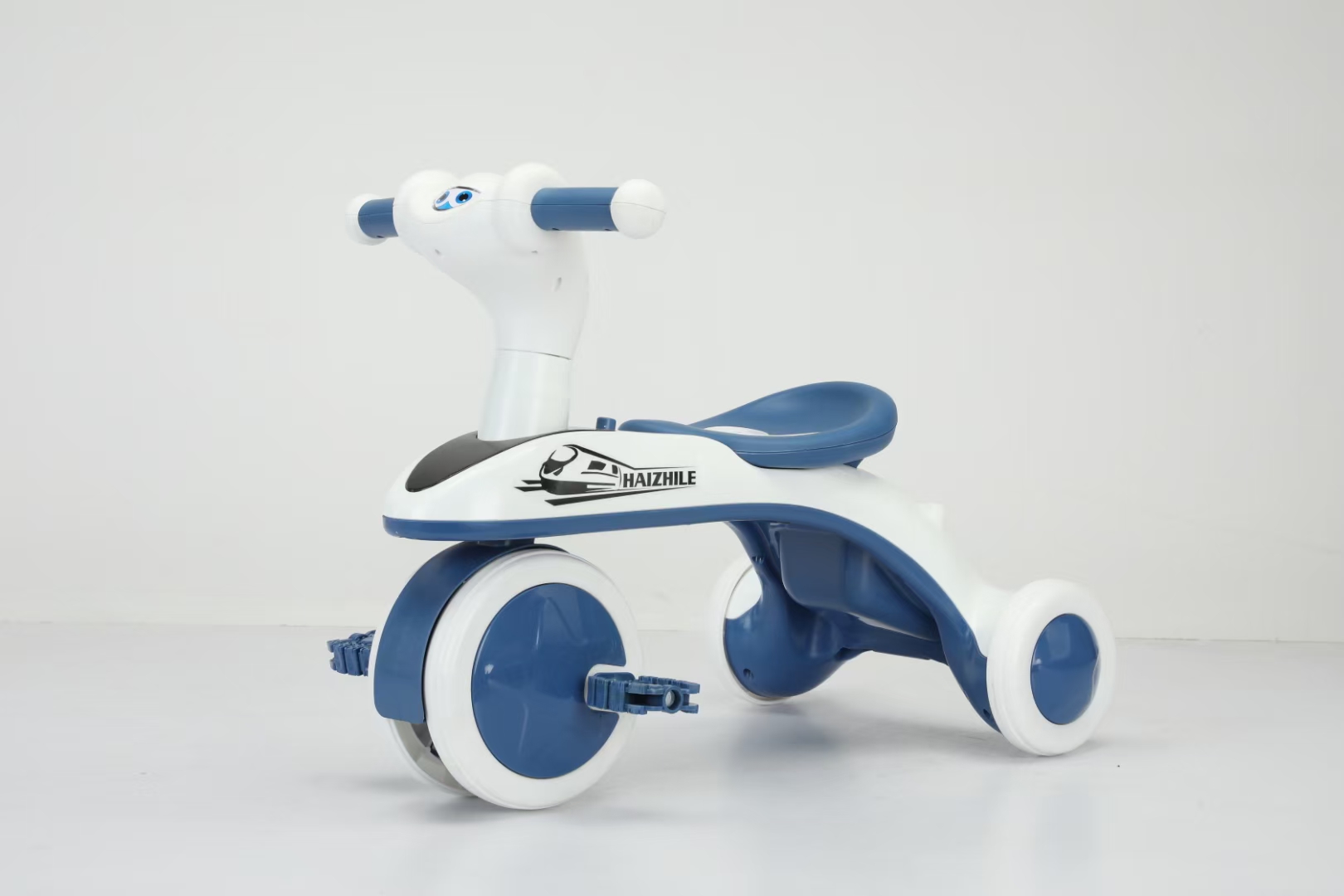 Factory direct sales of children's tricycles, roller coasters, hand carts, baby pedal carts, boys' and girls' carts, lightweight pedal carts, and baby walkers Application Scenario