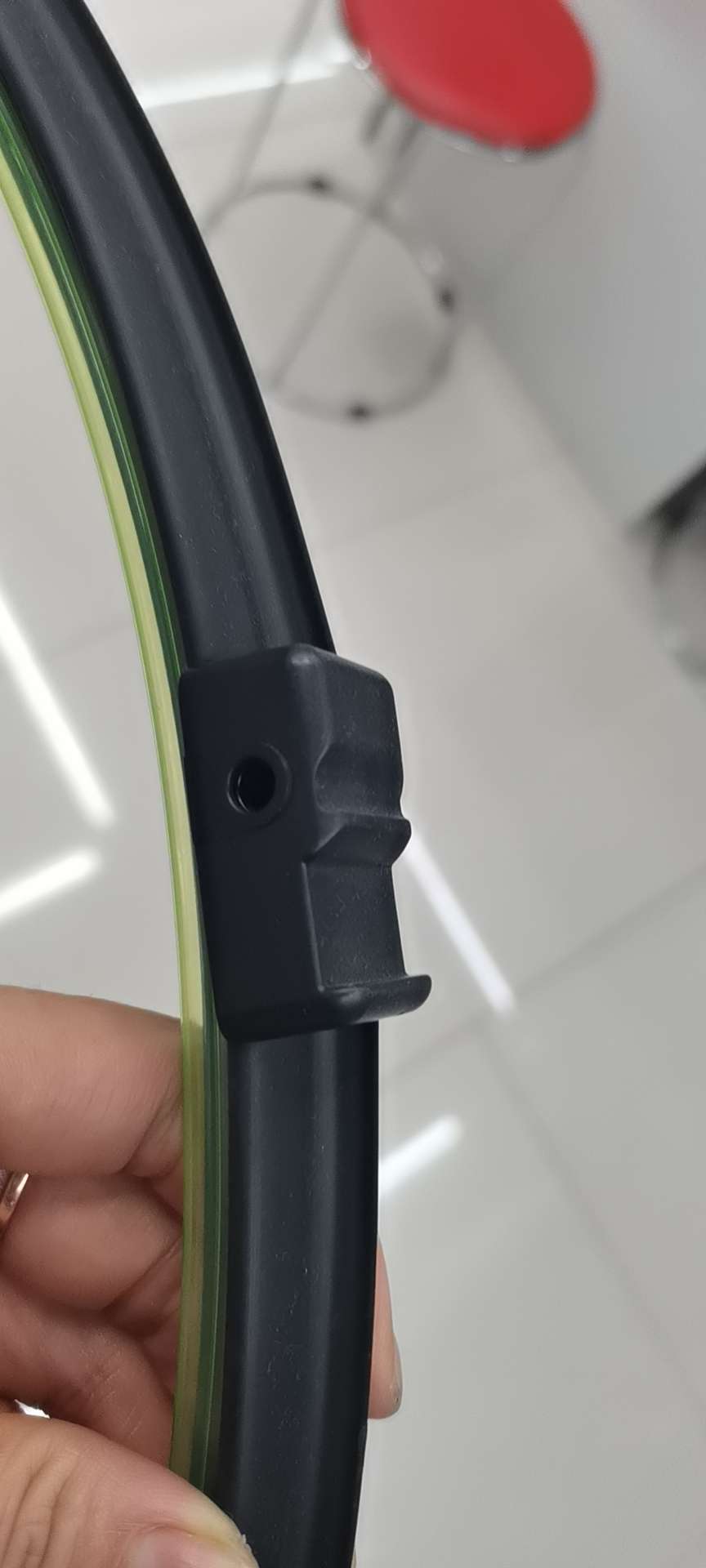 High-end custom-made windshield wipers for dedicated vehicles