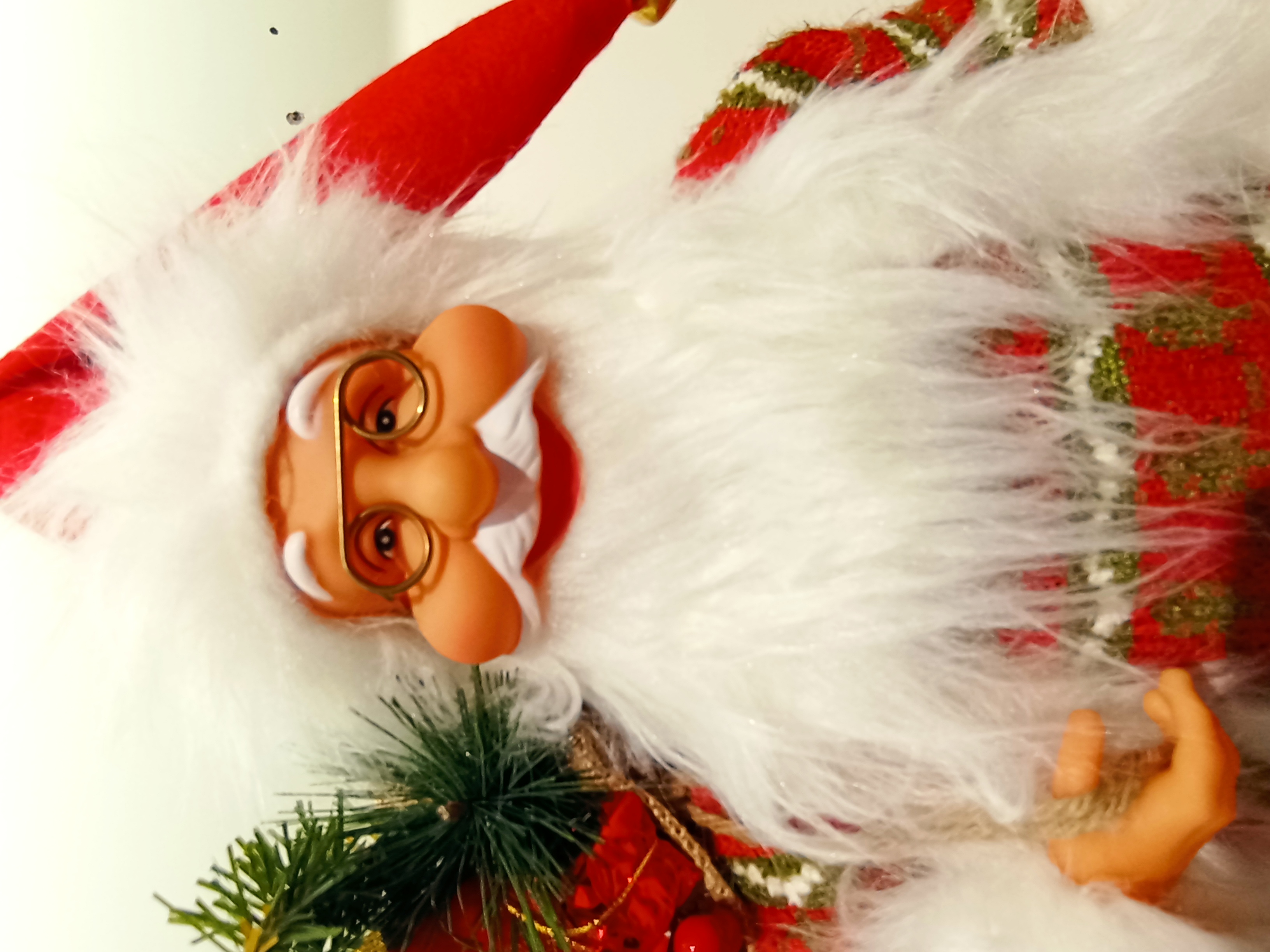 Santa Claus doll 9123 Red backpack, exquisite Santa Claus figurine, scene simulation Christmas decoration details Picture