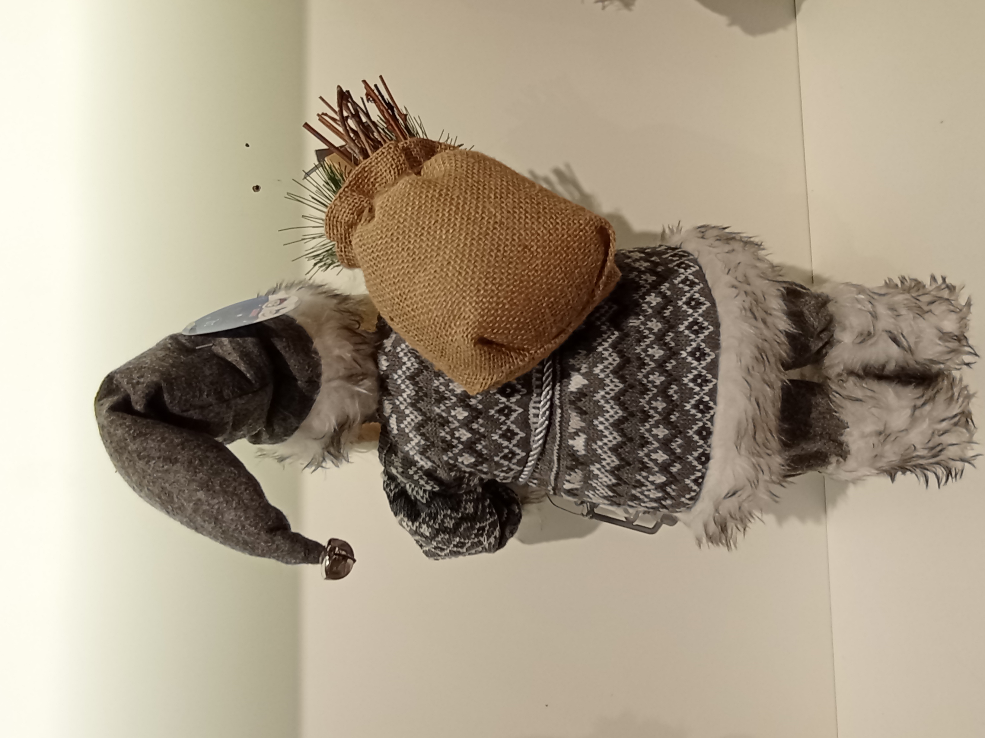 9123 Exquisite Santa Claus grey coat backpack holding a small lantern Santa Claus simulation doll scene display Item Picture