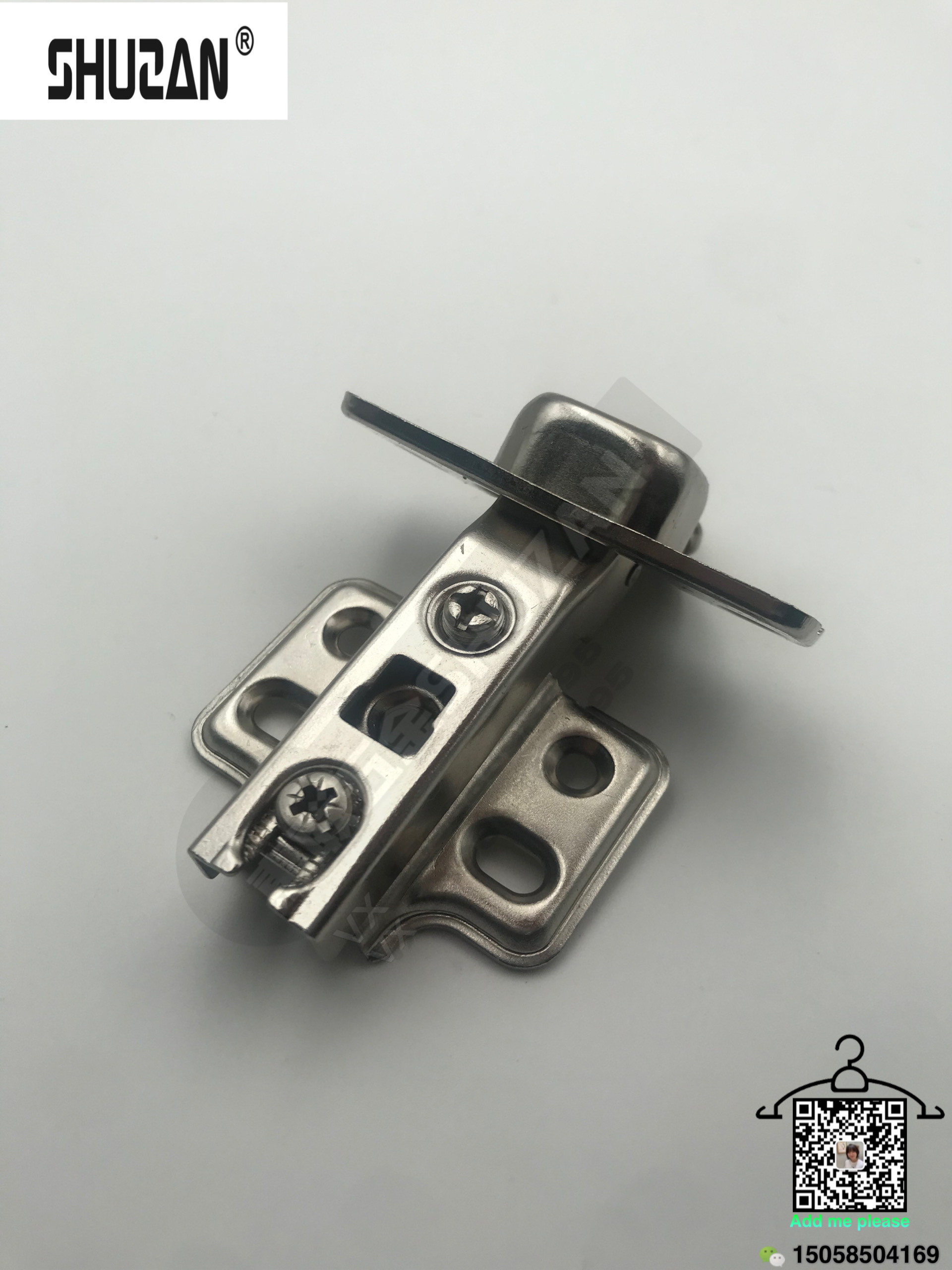 The hydraulic hinges are of high quality and feature flexible opening and closing details Picture