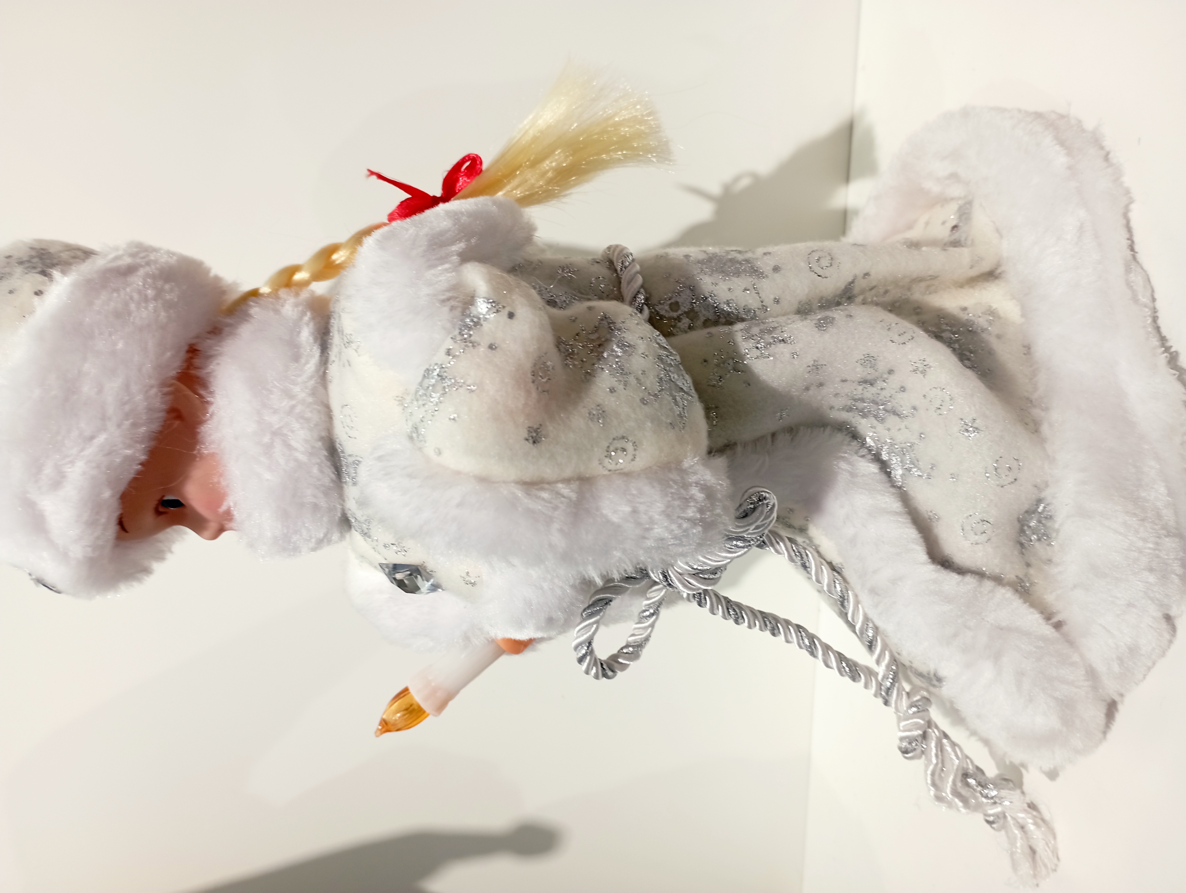 9123 Christmas Series Small toys, exquisite simulation Russian girl doll, can sing Russian songs, Lantern doll Item Picture