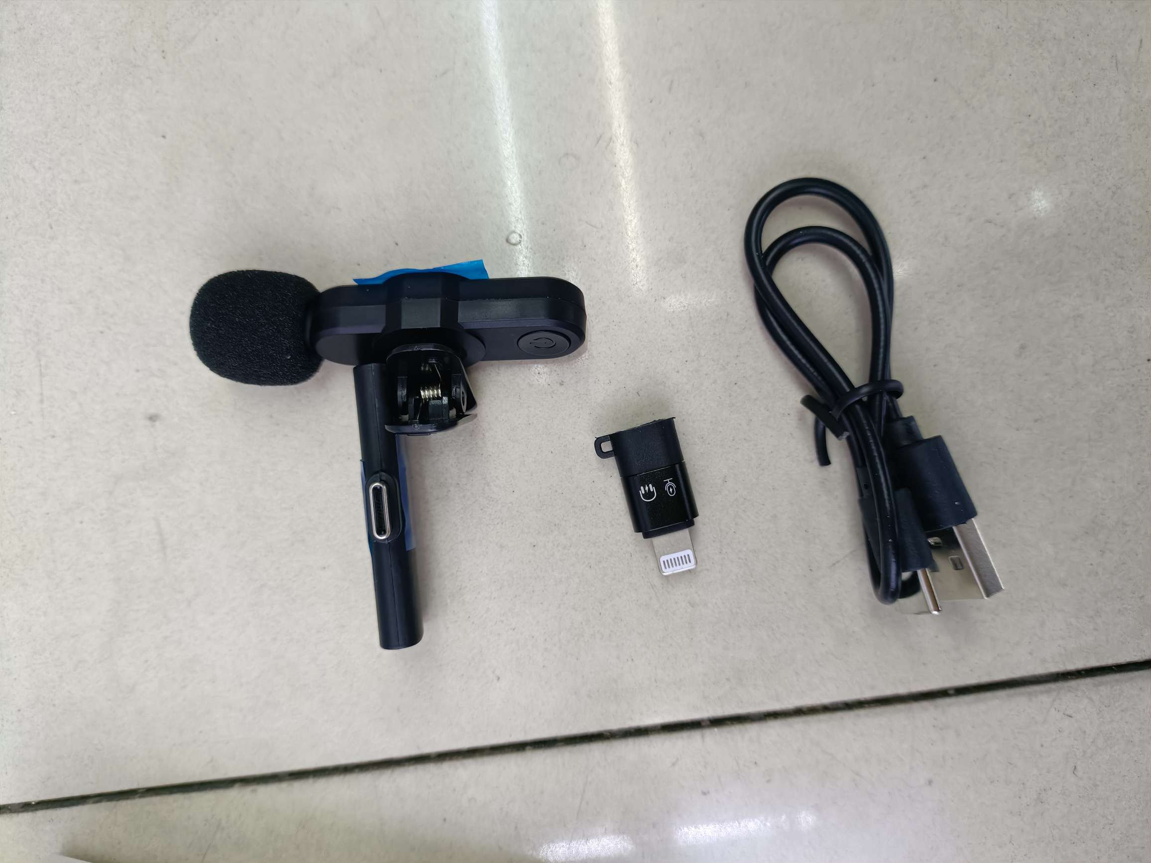 وميكروفون F5Type-C+ تفاح لا يشحن مشعلا لاسلكيا في نفس واحد detail image 3