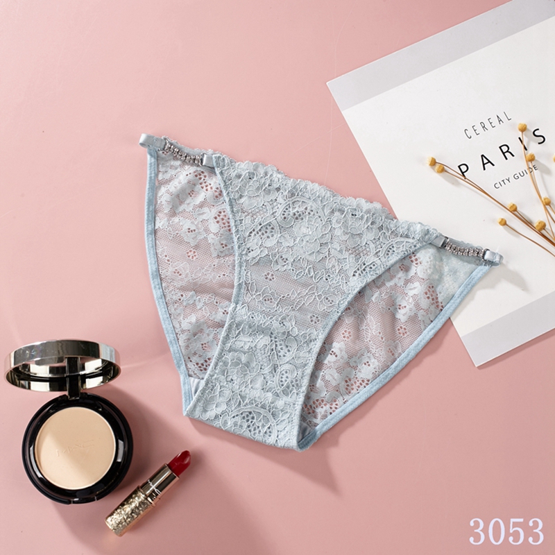 The mystery of the Magic Box: Lace, sexy, comfortable and alluring. The waist strap with small diamonds decorates the girl's underwear Application Scenario