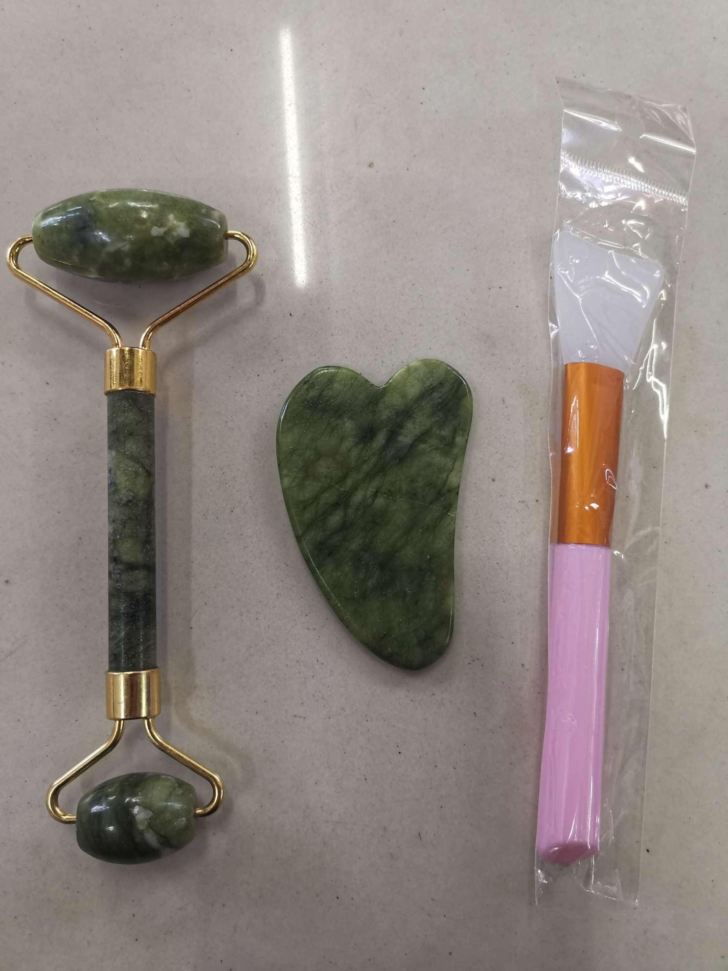 Facial roller massager, V-face gua sha board, double roller eye lifting package tool, slimming face wonder, beauty salon Item Picture