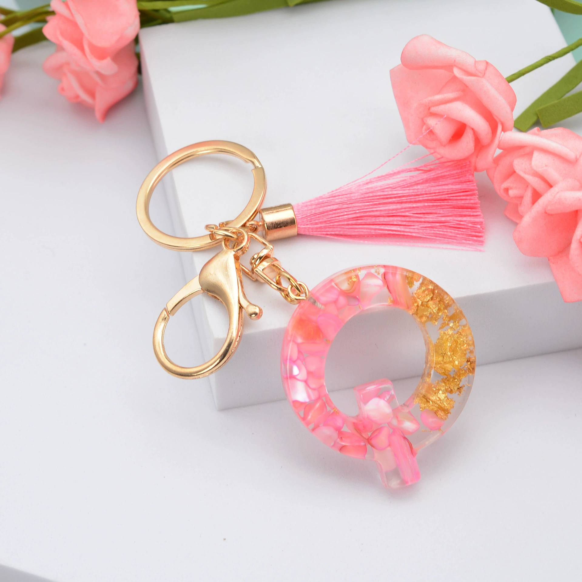 新款闪粉流苏字母钥匙扣水晶滴胶紫色葱粉挂件女士包包小礼品配饰  87详情图5