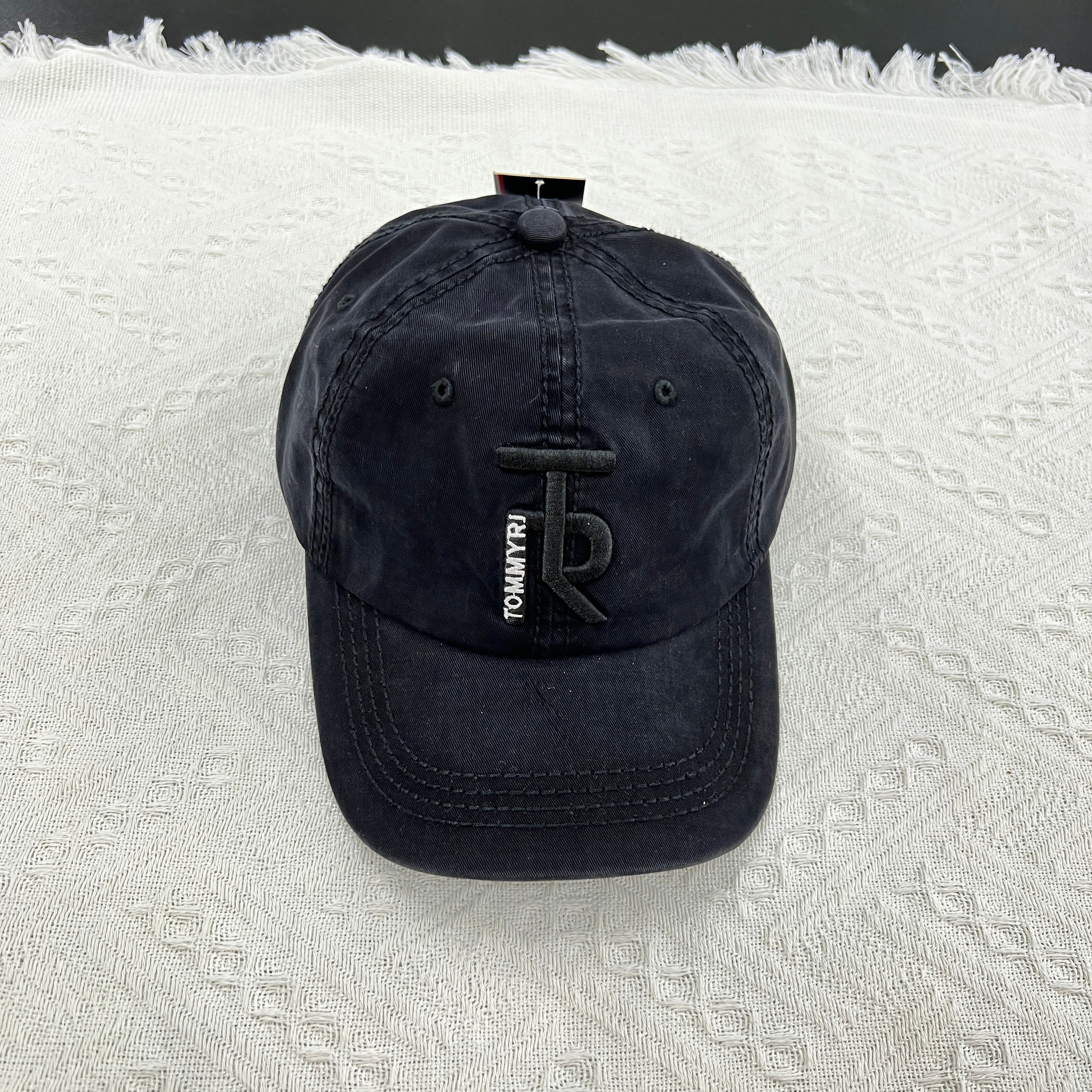 Meichen Hat Industry customizes washed cotton festival hats, men's headscarves, baseball caps, and versatile washed baseball ponytails for Christmas parties Specification image