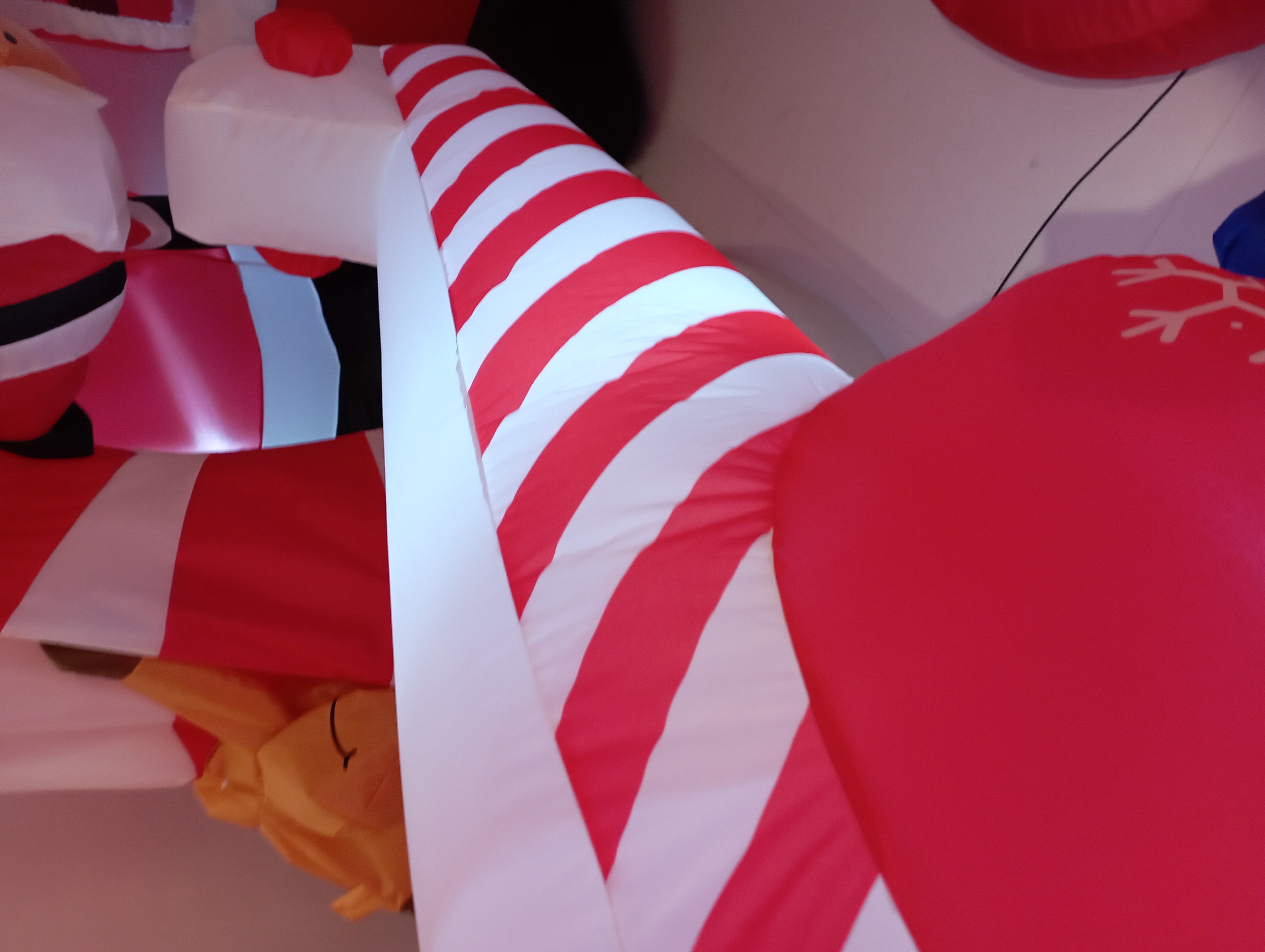 9123 Christmas inflatable mold 1.9-meter Santa Claus flying an airplane Inflatable decoration with a propeller that can rotate Christmas decoration Item Picture