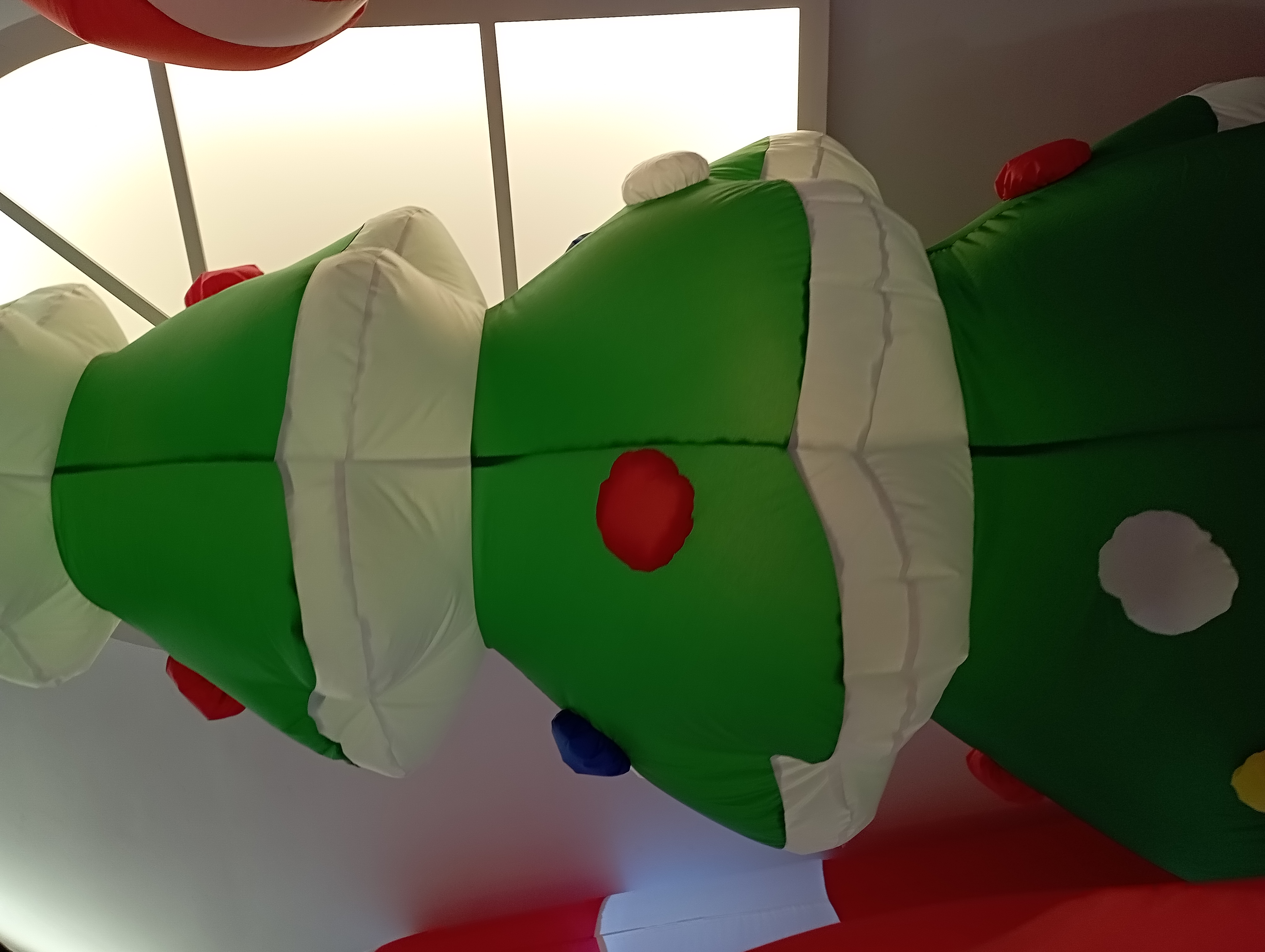 Christmas decoration inflatable mold 2.1-meter rotatable Christmas tree, polyester Christmas decoration for shopping malls and hotels Item Picture