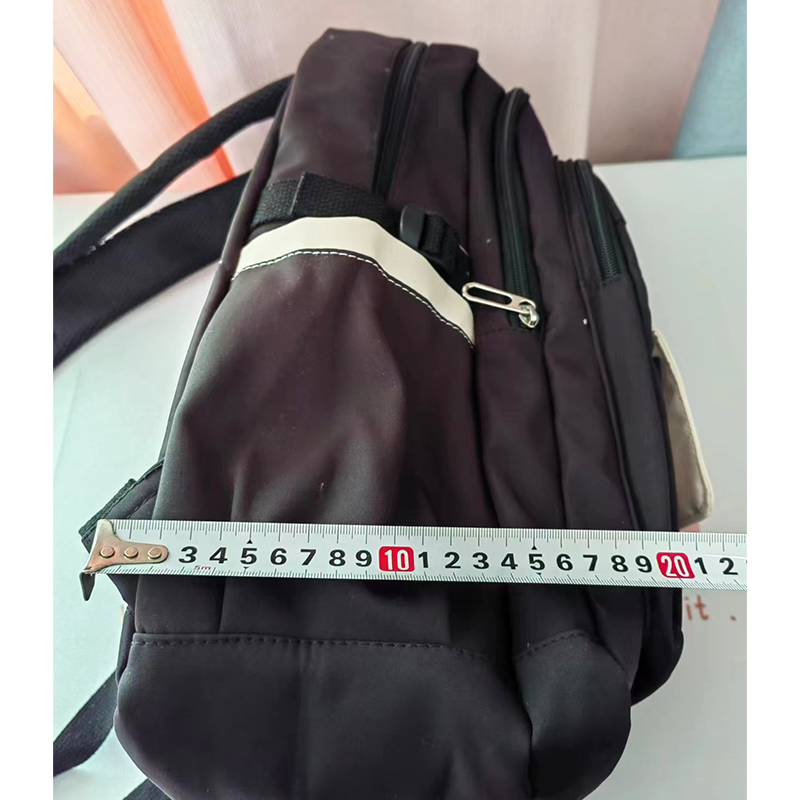 学生包袋实物图
