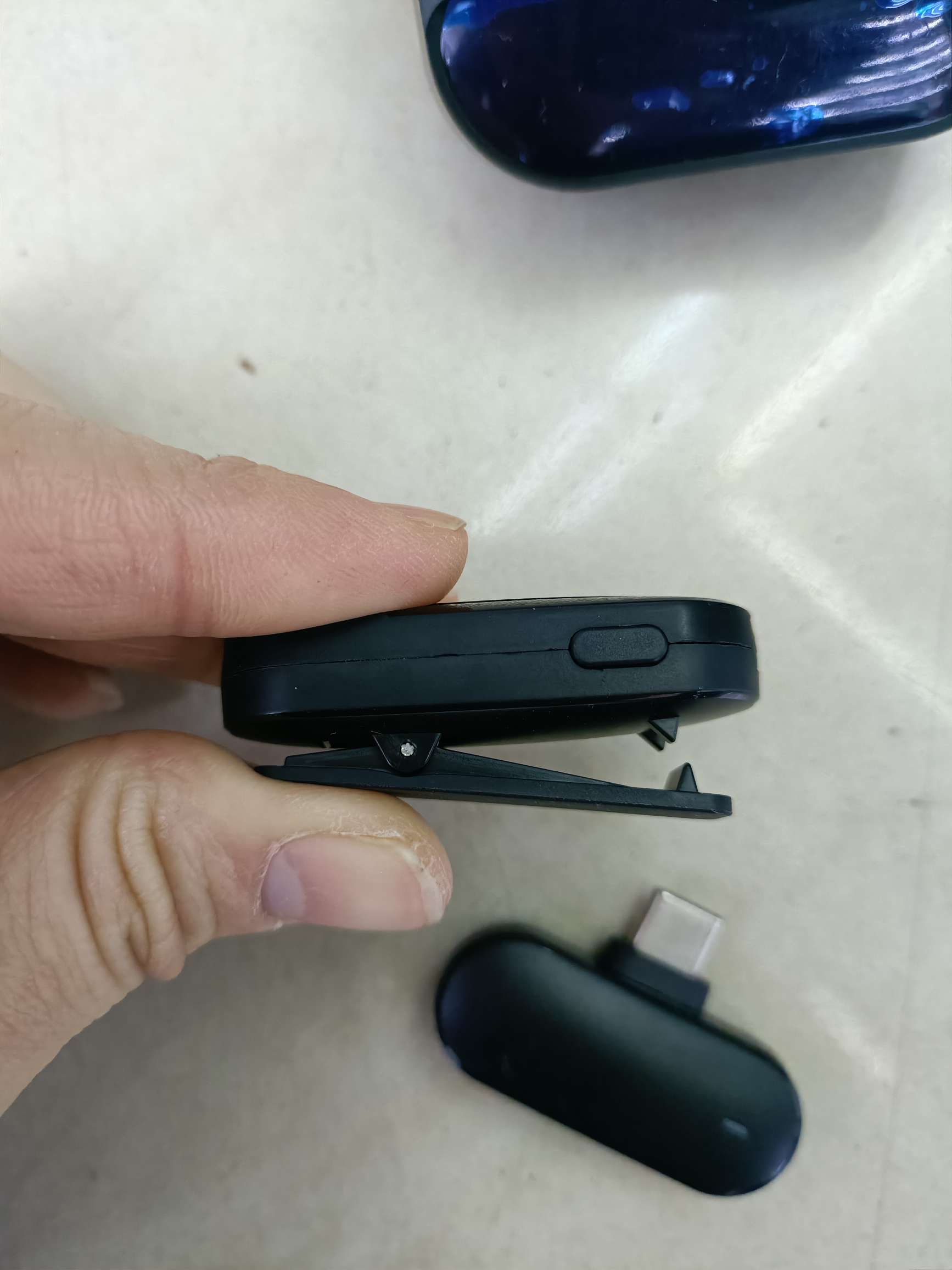 K81一拖一座舱领夹麦克风 座舱充电式
苹果接口/Type-C接口详情图12