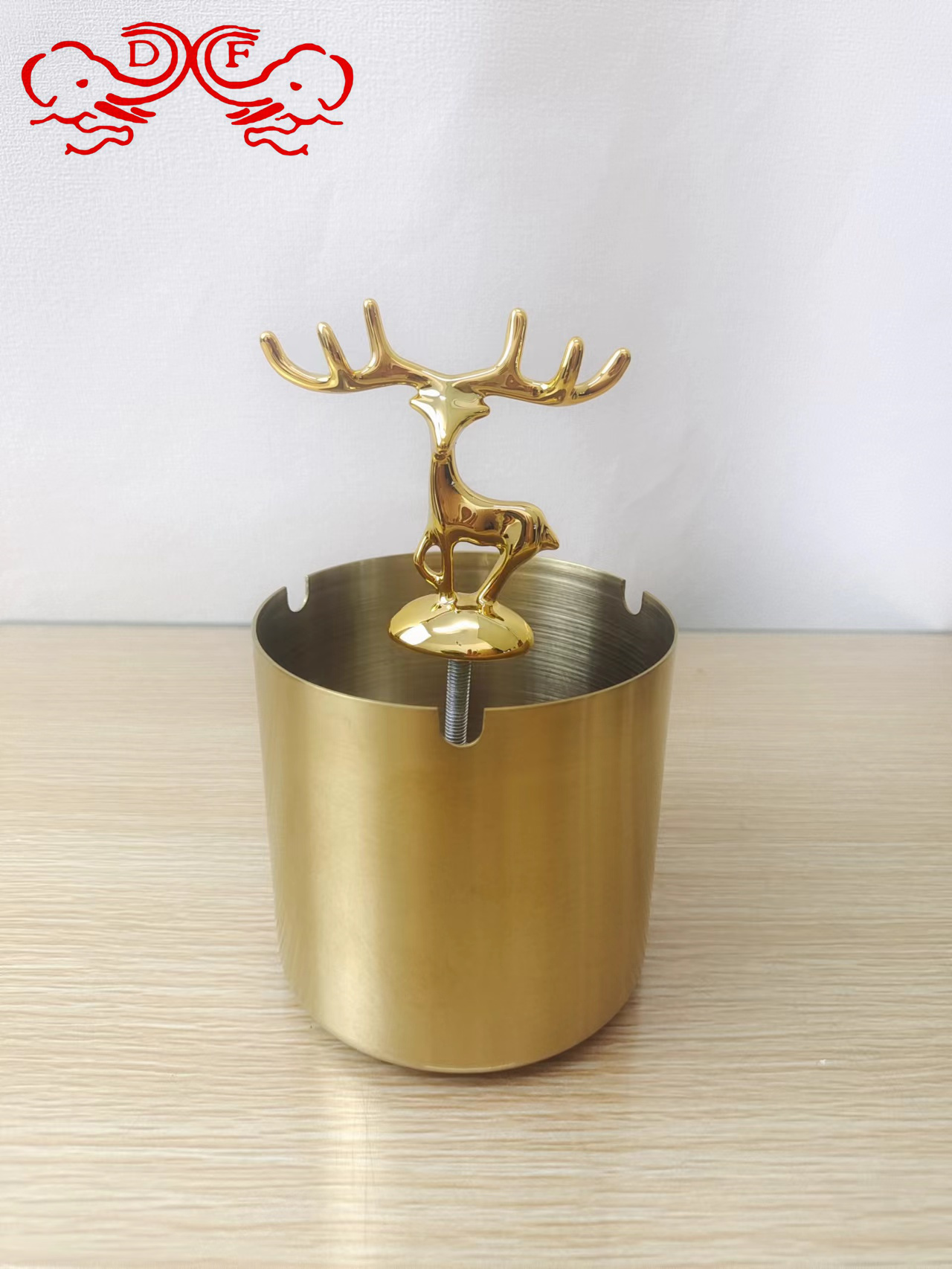 DF99297不锈钢烟灰缸麋鹿烟灰缸圆形防风烟碟烟盅DF Trading house 