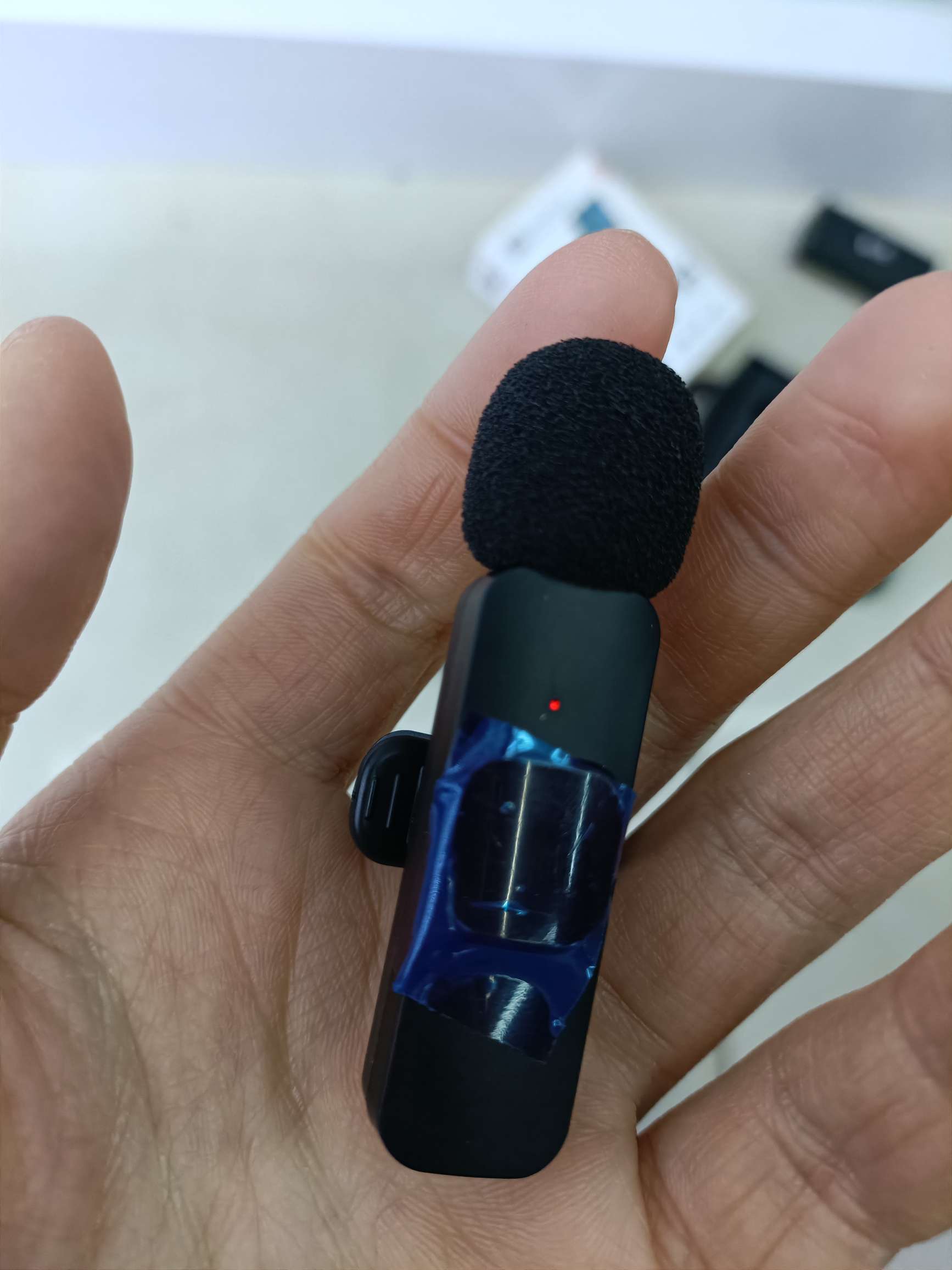 K9四合一无线领夹麦克风带充电
苹果接口和Type-C接口二合一
转接头详情图8