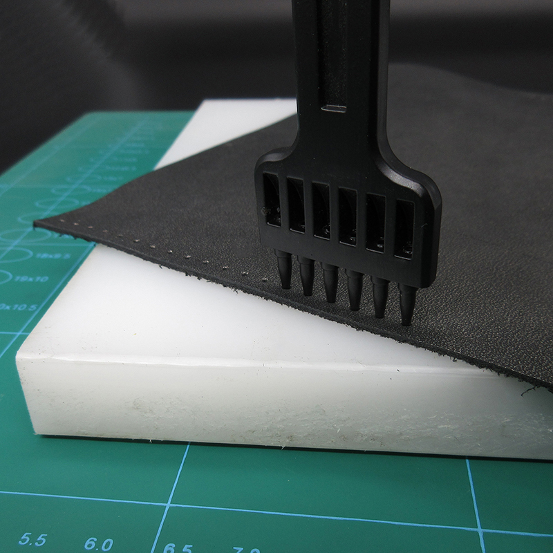 打孔垫板/白色胶板/尼龙垫板白底实物图