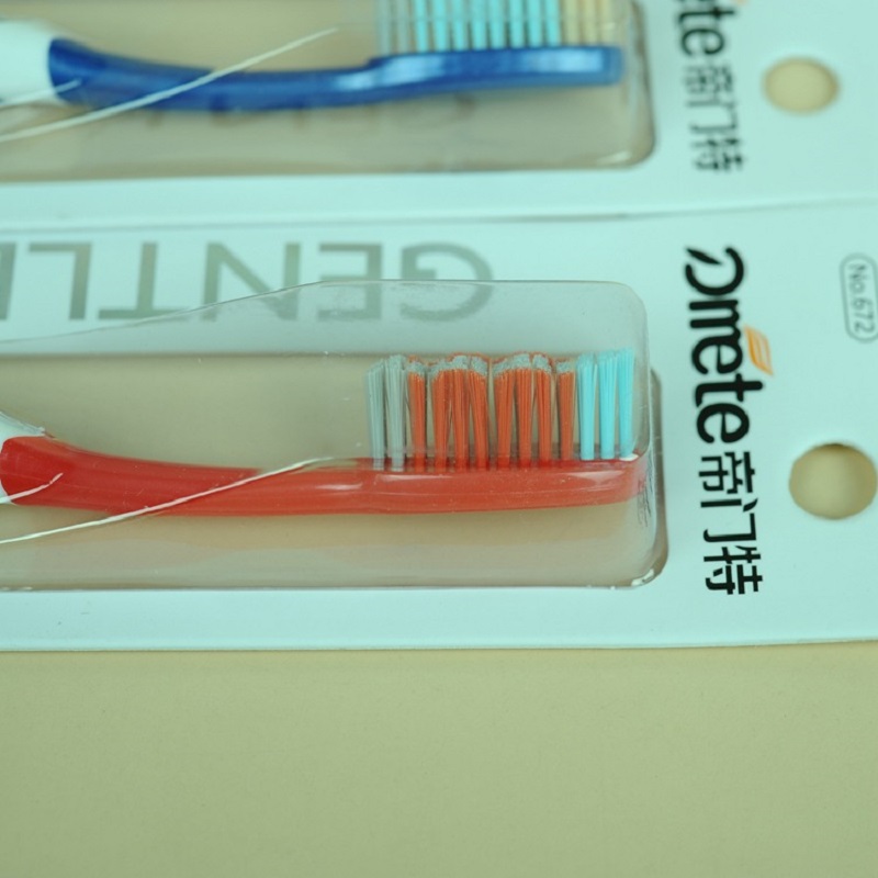 中毛牙刷/帝门特牙刷白底实物图