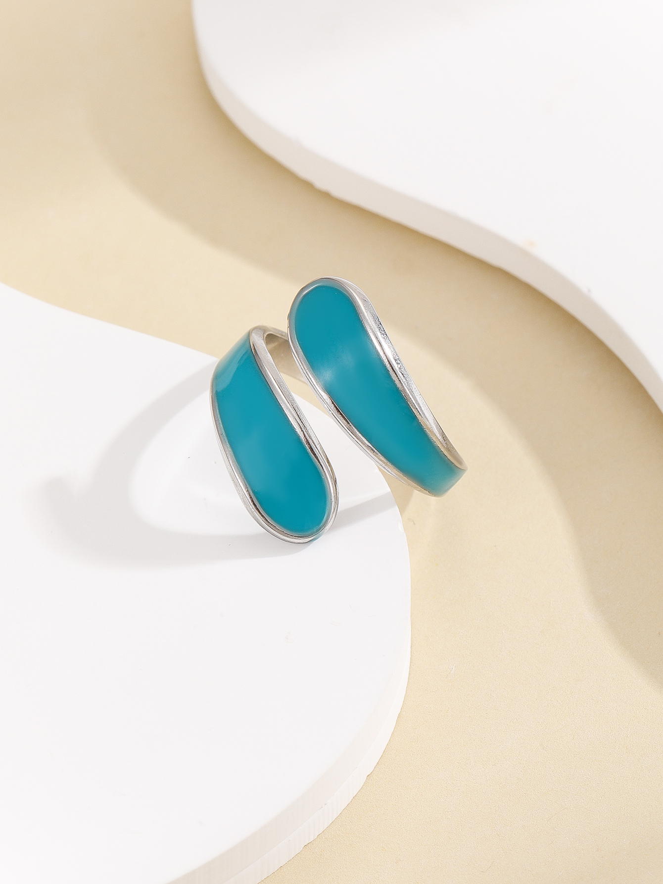 Cross-border new product blue fashionable steel ring ing Oil-dripping European and American fashionable stainless steel couple ring that does not fade Item Picture
