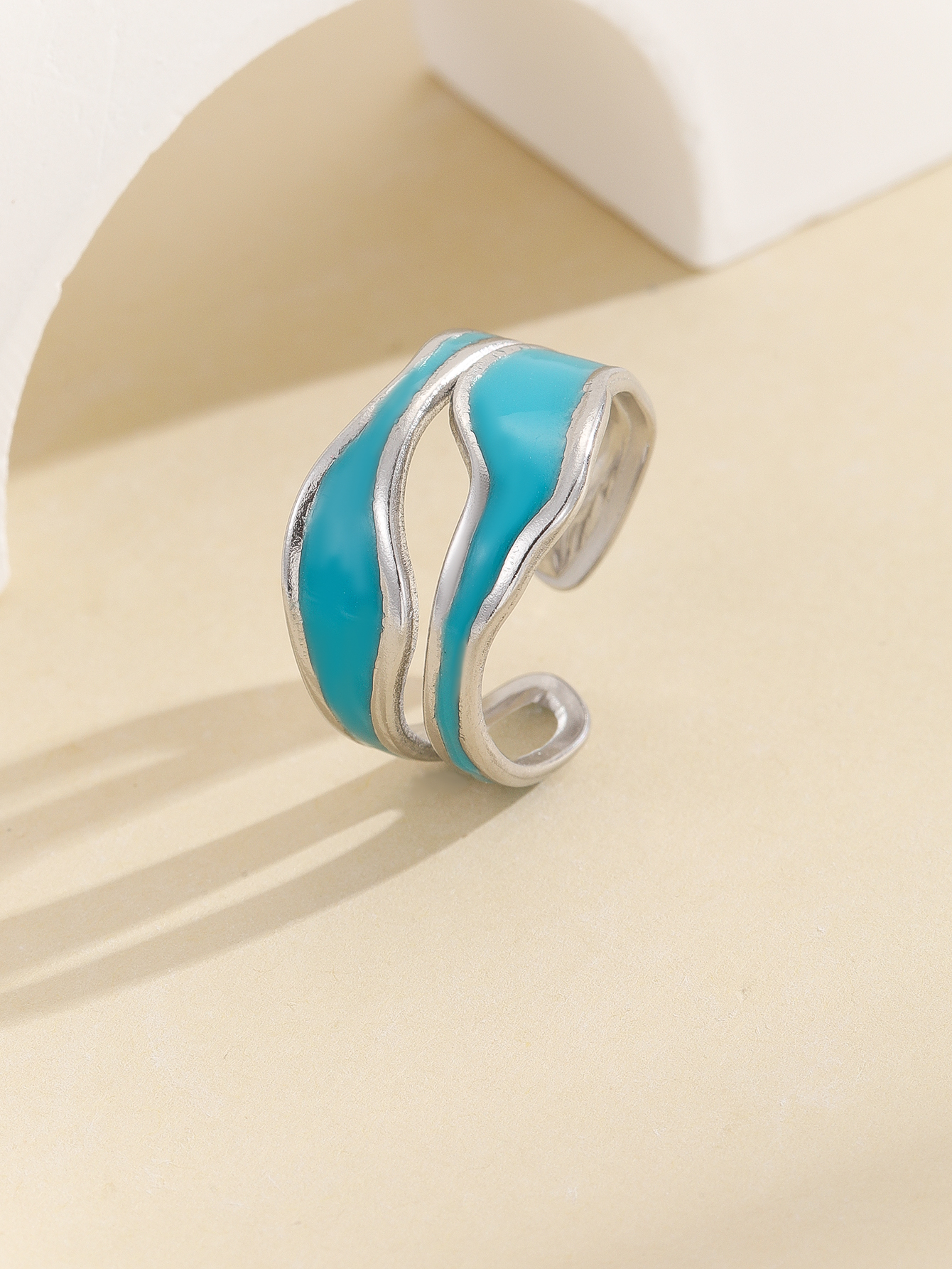 New cross-border product blue fashionable irregular steel ring ing Oil-dripping European and American fashionable stainless steel couple ring that does not fade Application Scenario