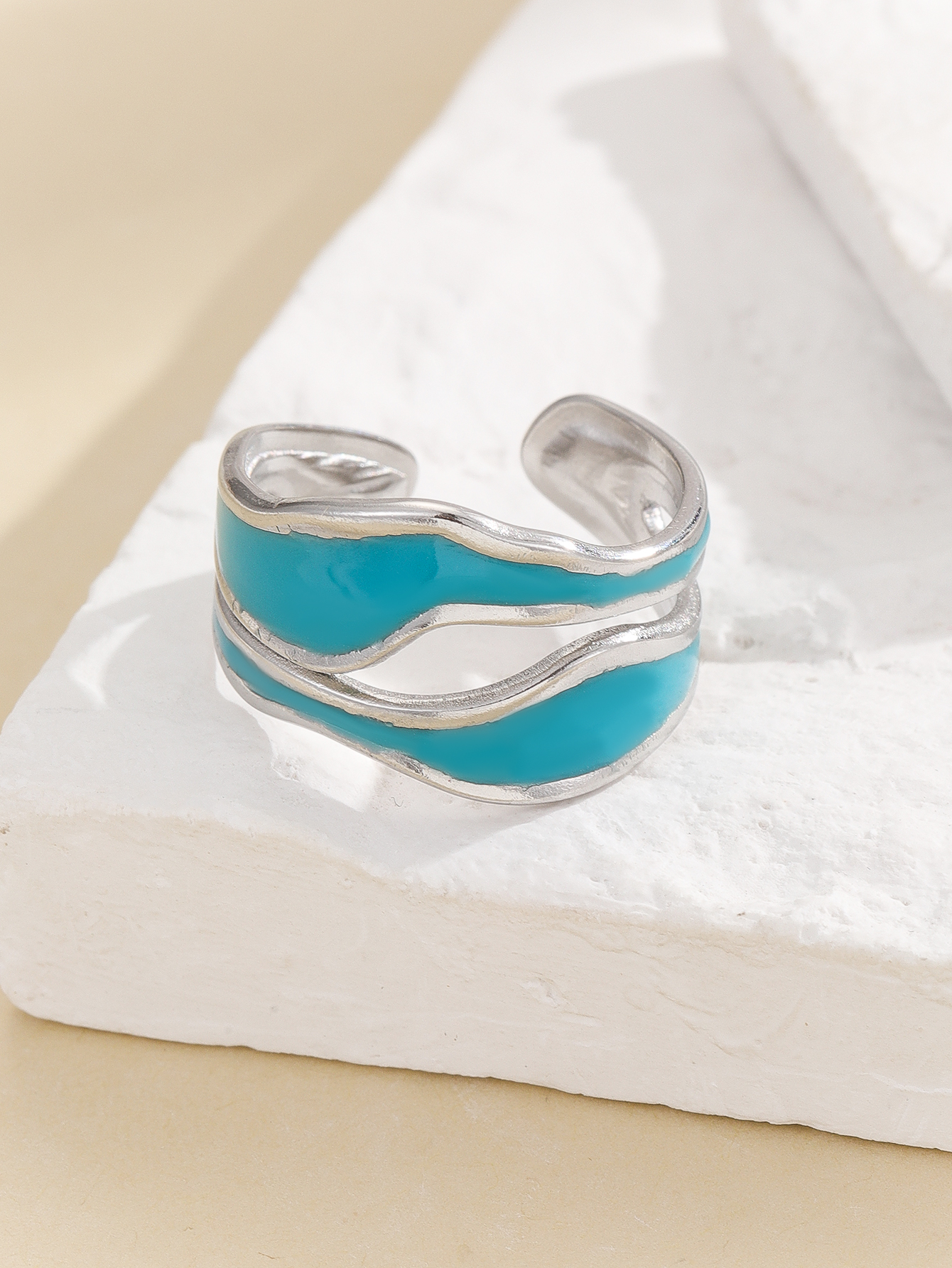 New cross-border product blue fashionable irregular steel ring ing Oil-dripping European and American fashionable stainless steel couple ring that does not fade Specification image
