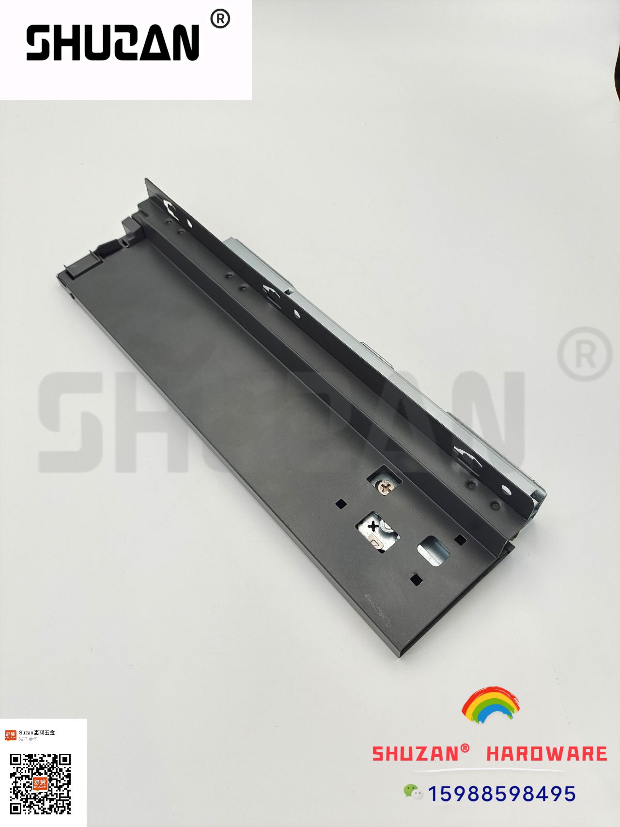وتباع الصانعة البوَّبات الخشبية المنزلقة على مدارات الانزلاق Item Picture