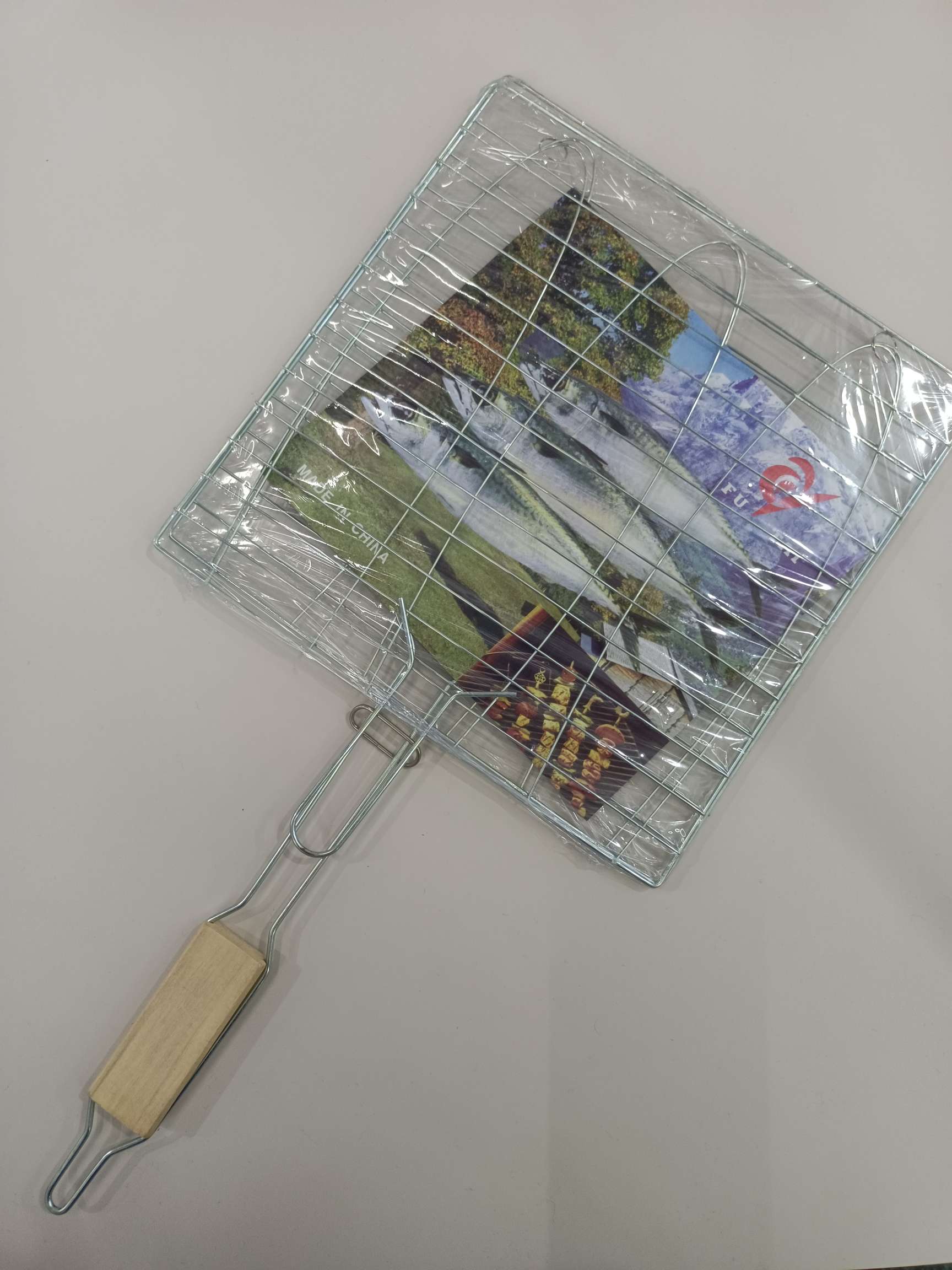 BBQ厂家直销 电镀木柄小三鱼烧烤网 烤鱼夹烧烤鱼肉工具详情图3