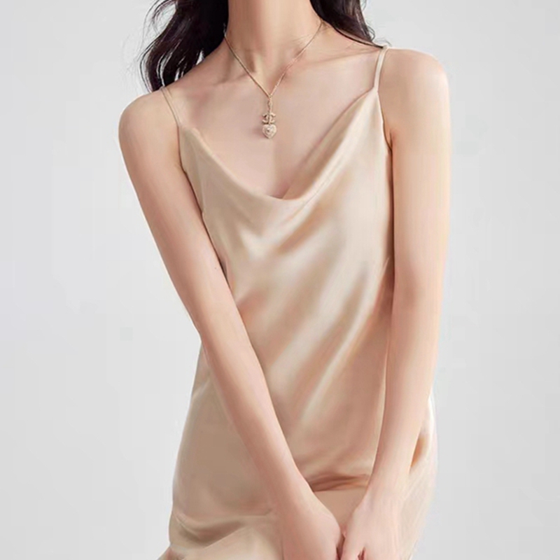 梦幻红粉冰丝性感温柔吊带连衣裙法式时尚缎面内搭吊带裙