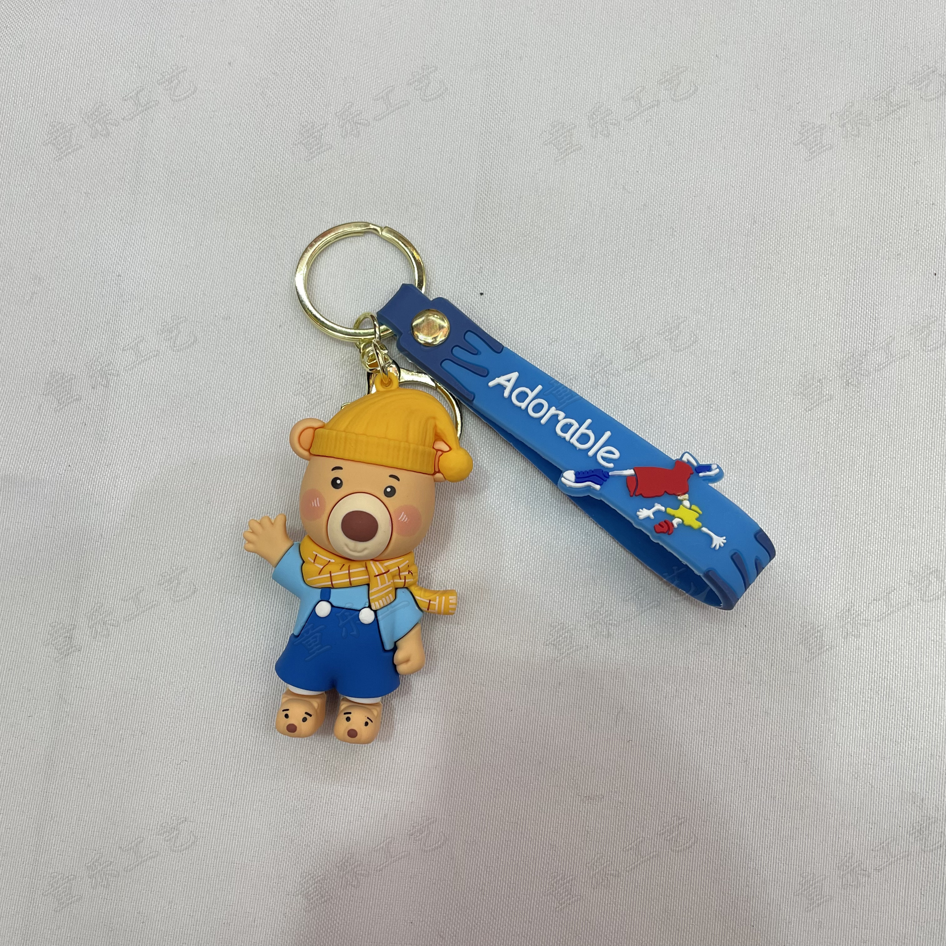 Cartoon scarf, animal soft rubber keychain, cartoon scarf, little bear, cute little pig, exquisite key accessory, three-dimensional figurine pendant Item Picture