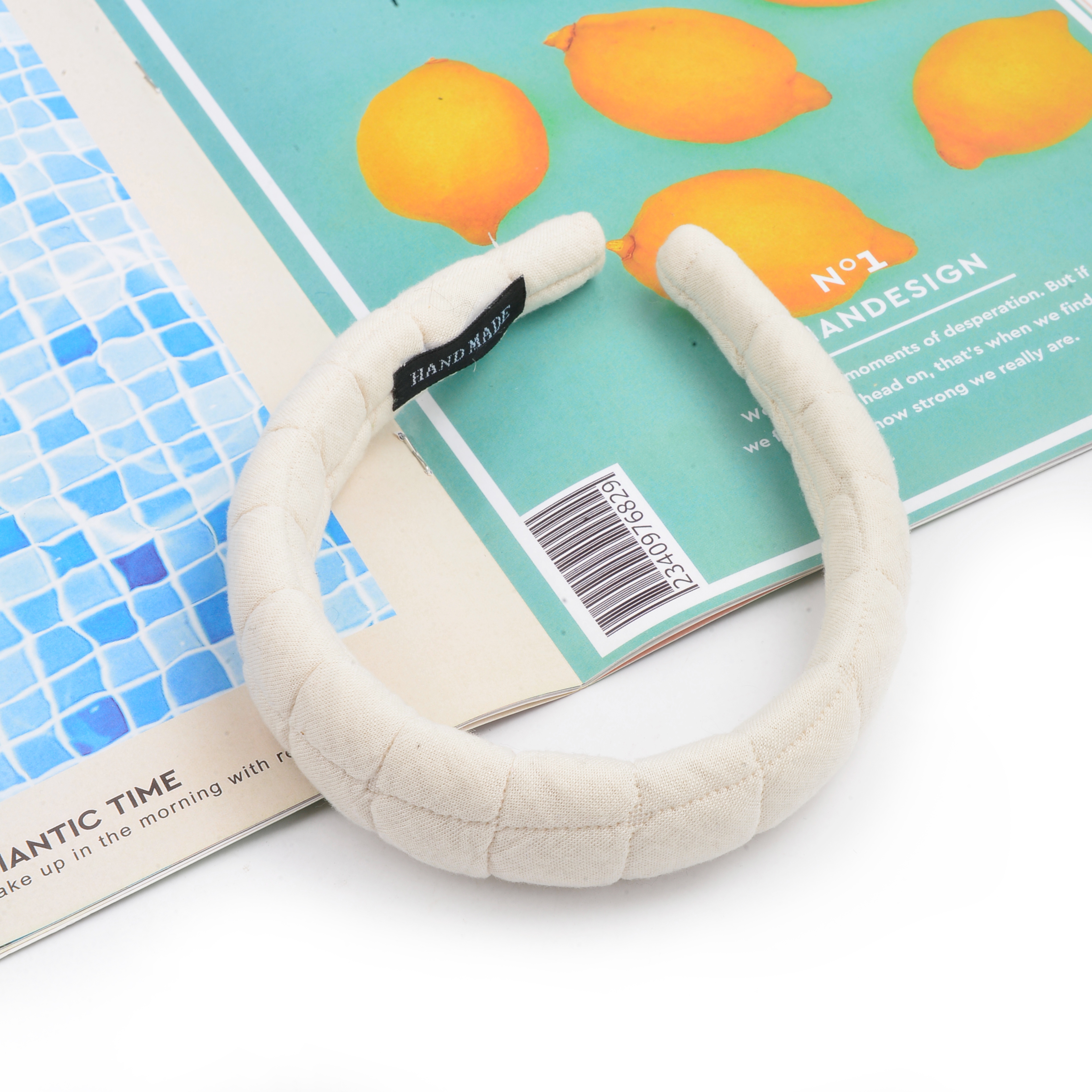 2023 New Korean-style facial hair band, feminine headband, high-end and trendy hair band manufacturer wholesale Application Scenario