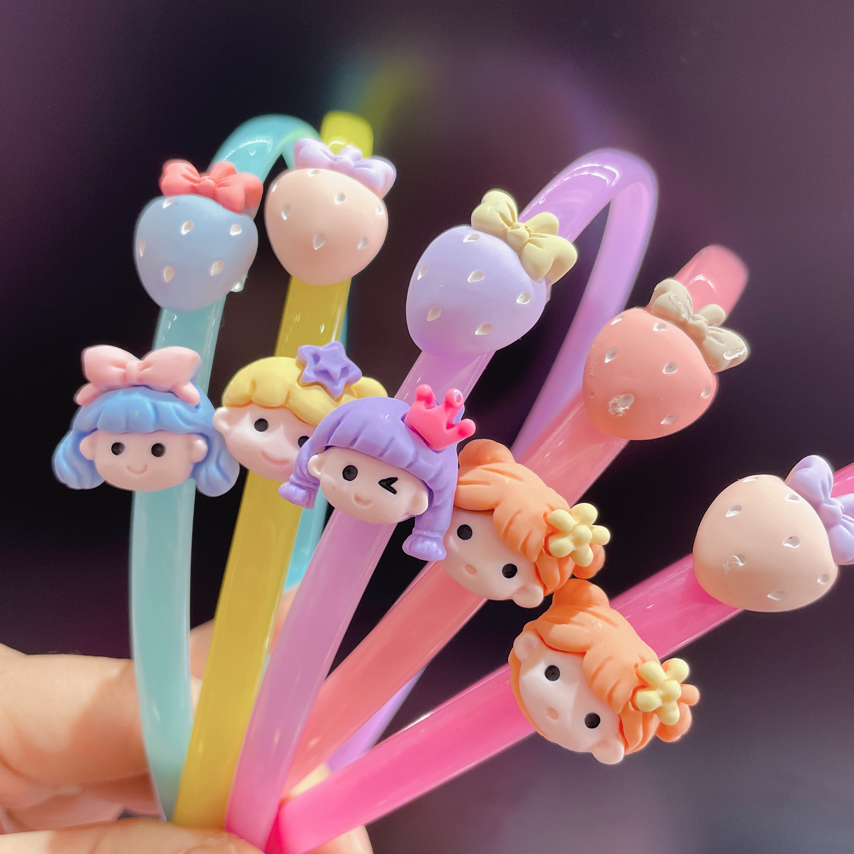 Cute strawberry girl double-head clasp Item Picture