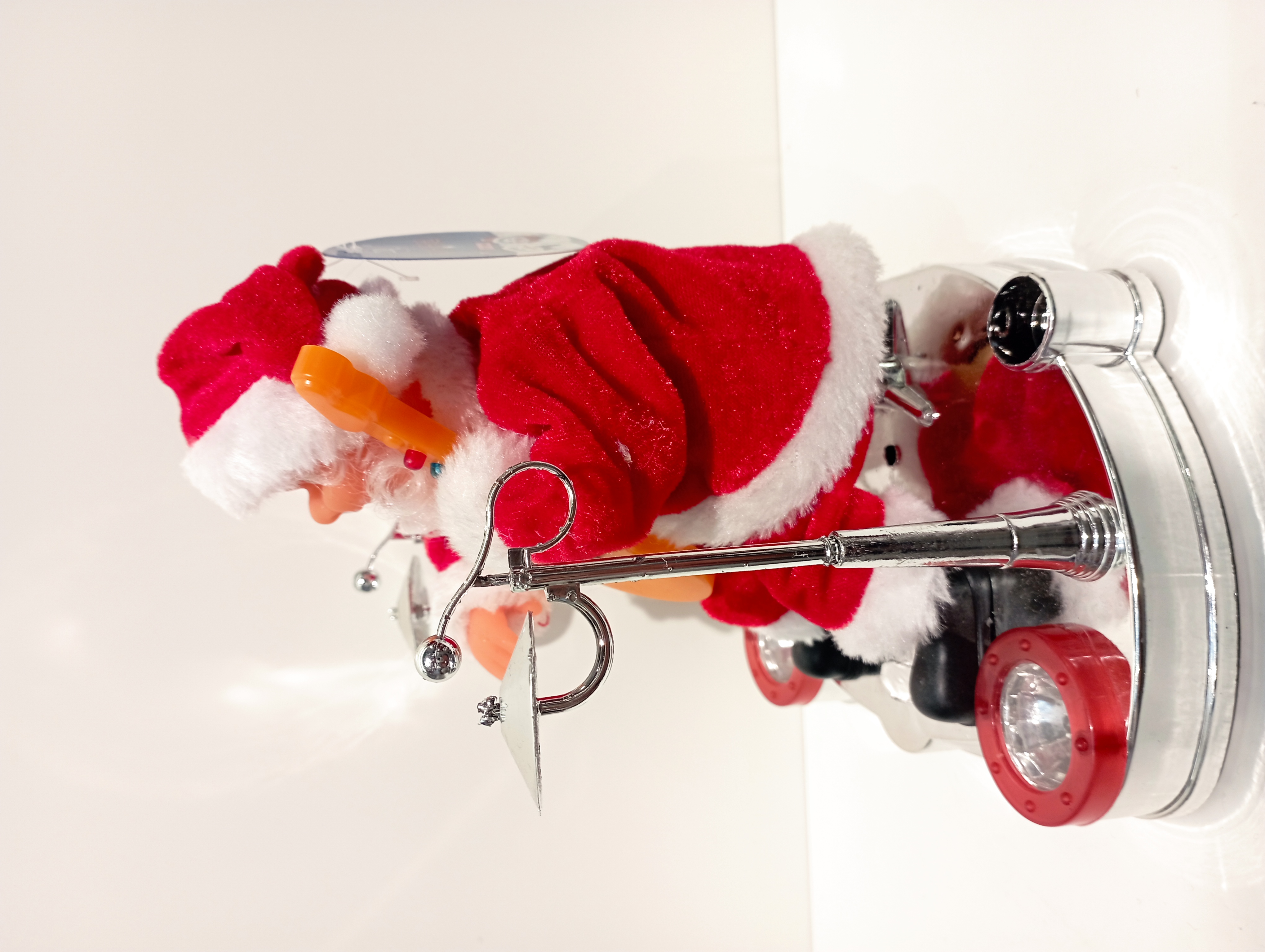 "9123 Guitar Santa Claus with Concert Twist Crazy Guitar Playing Santa Claus Small Toys Christmas Gifts for children. Application Scenario