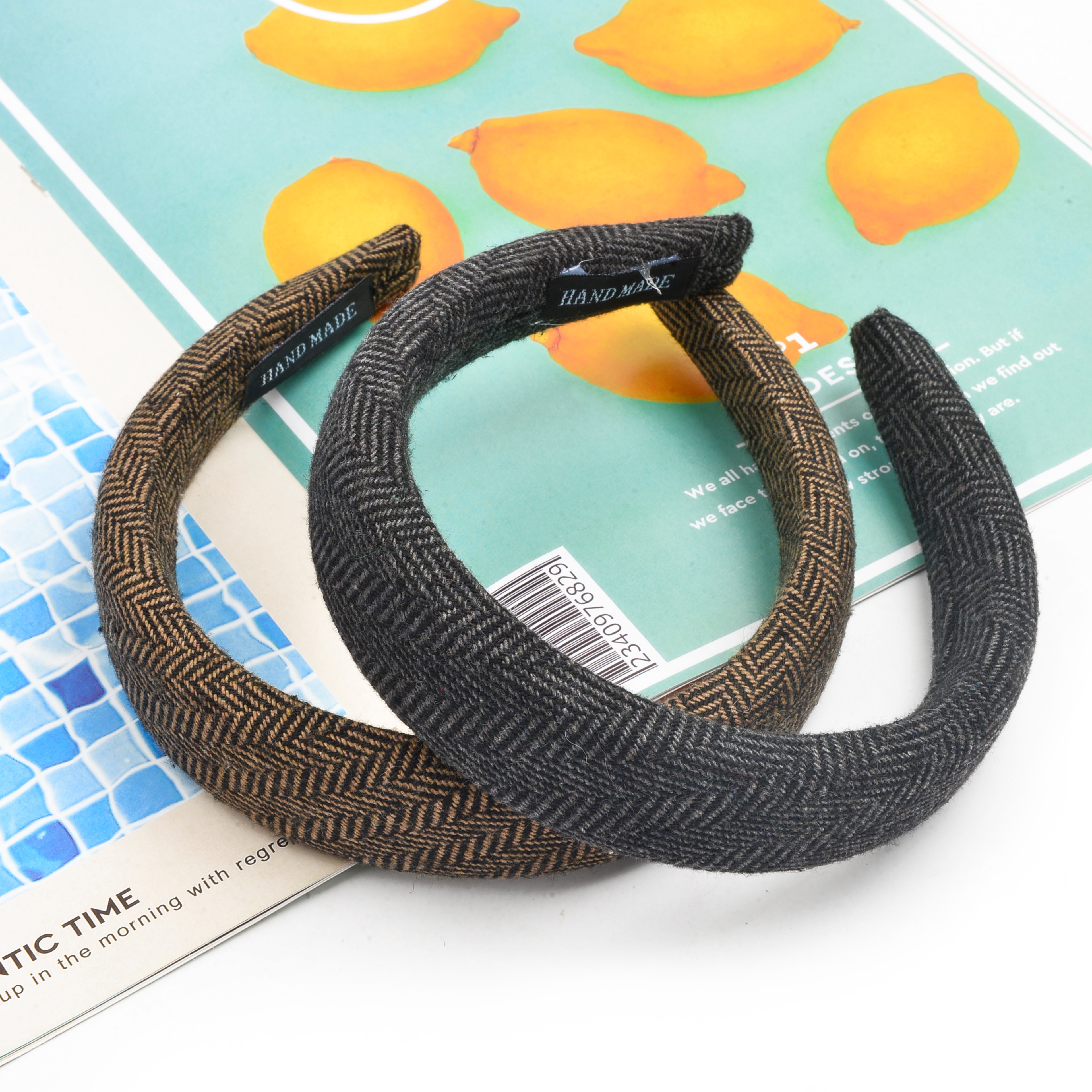 The new Korean Internet celebrity wide-edge sponge hairband, high top hairband, niche hair pressing headband, face-enhancing headband for girls